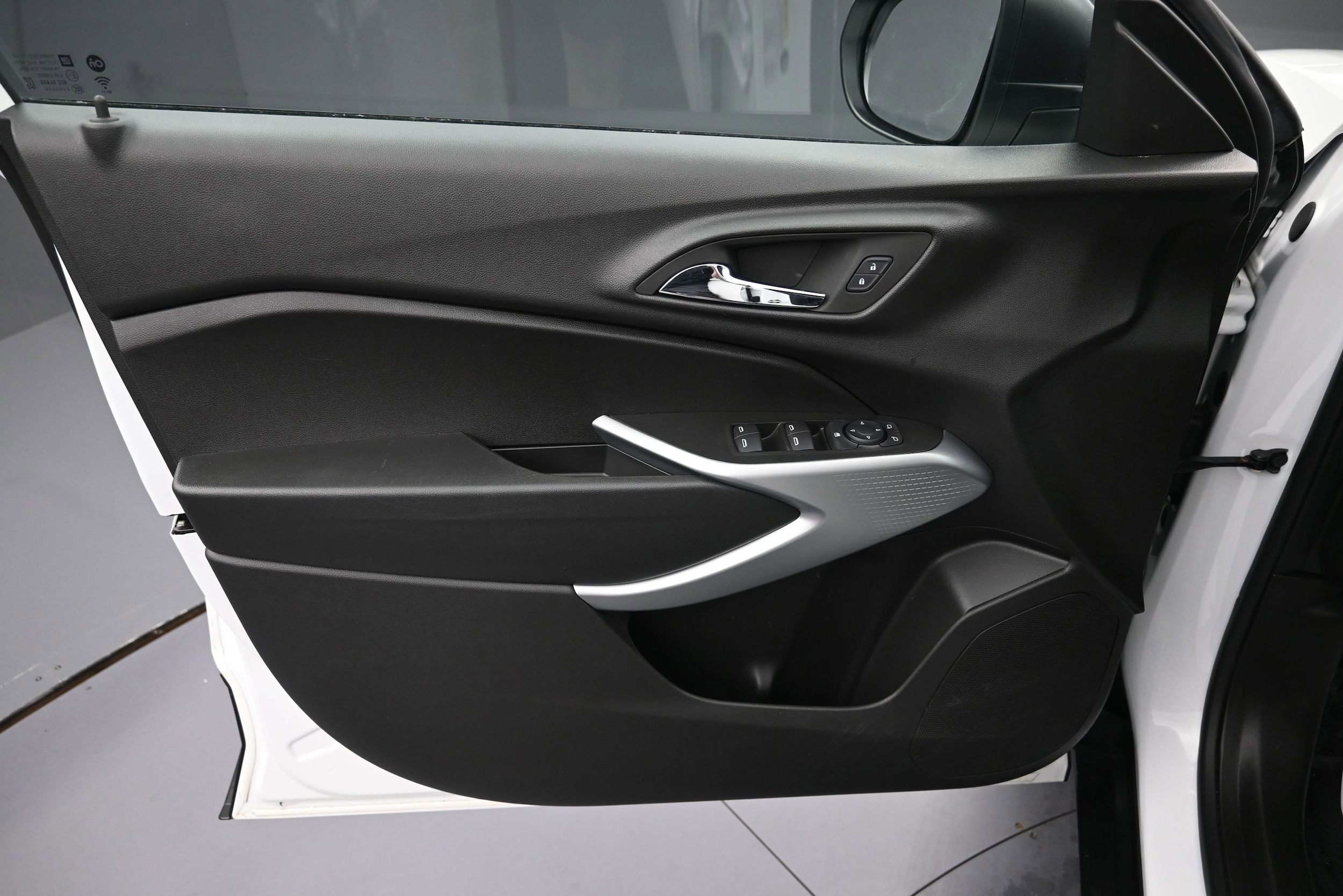2024 Chevrolet Trax LS - Photo 21
