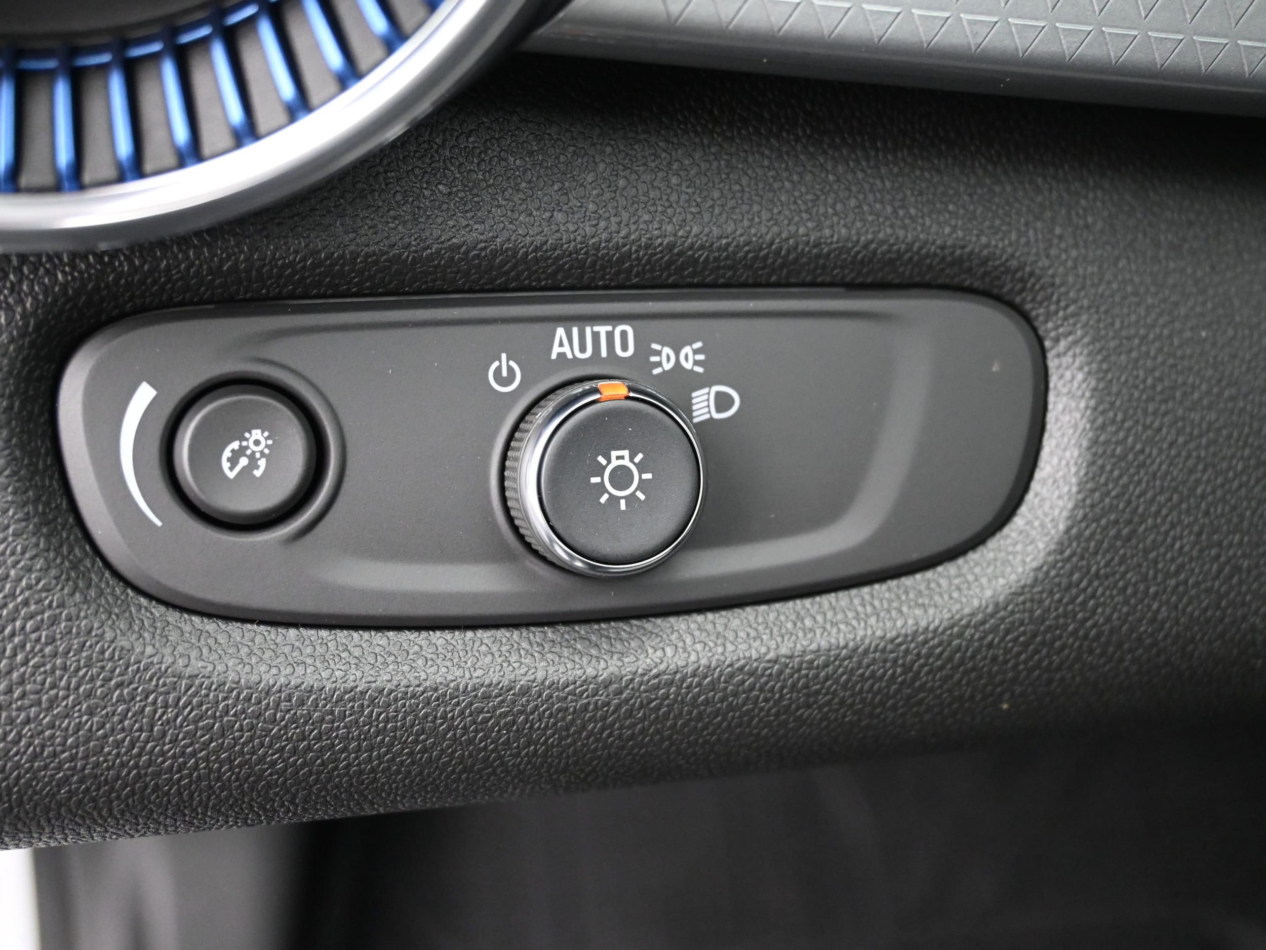 2026 Chevrolet Trax LT - Photo 25