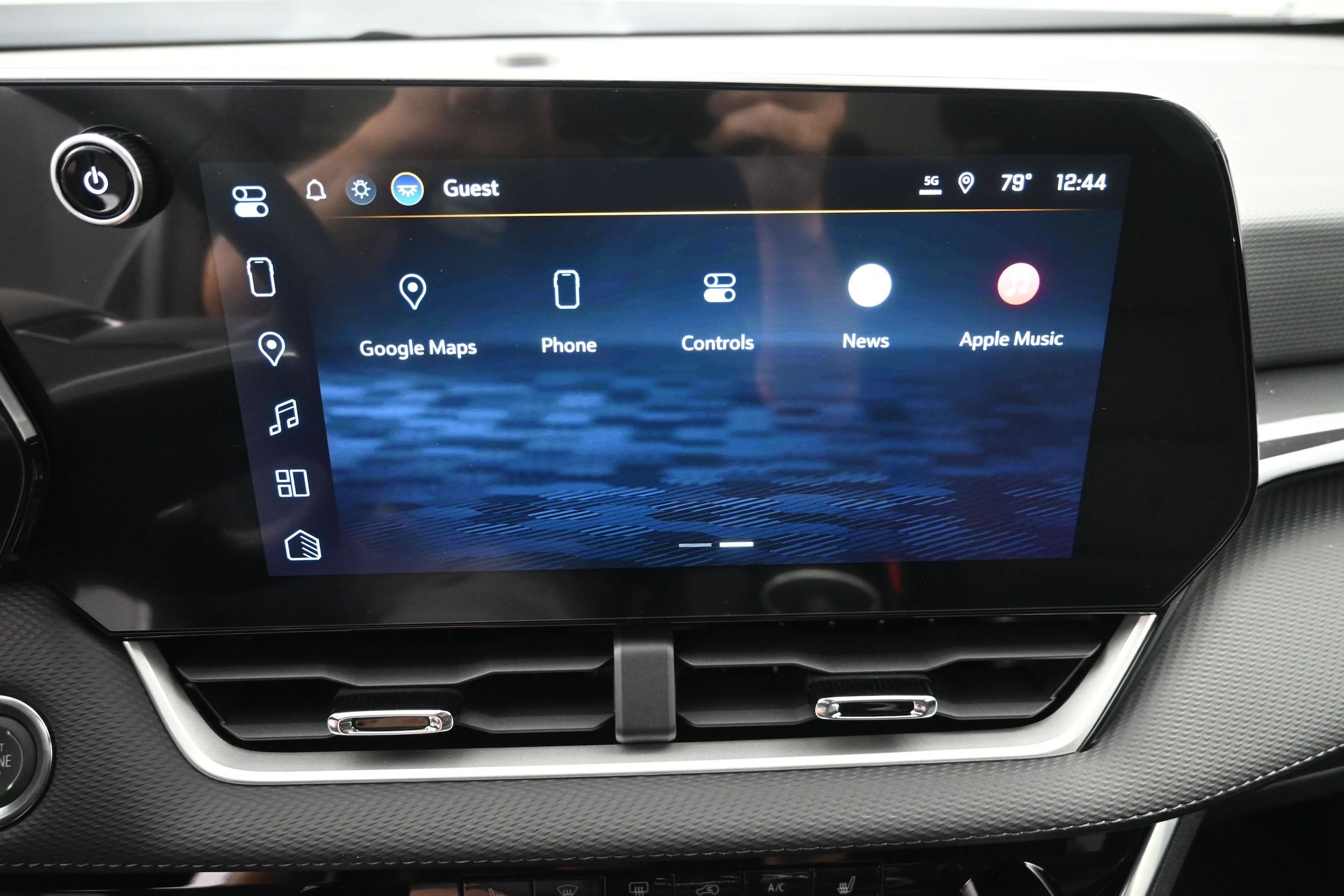 2027 Chevrolet Equinox LT - Photo 34