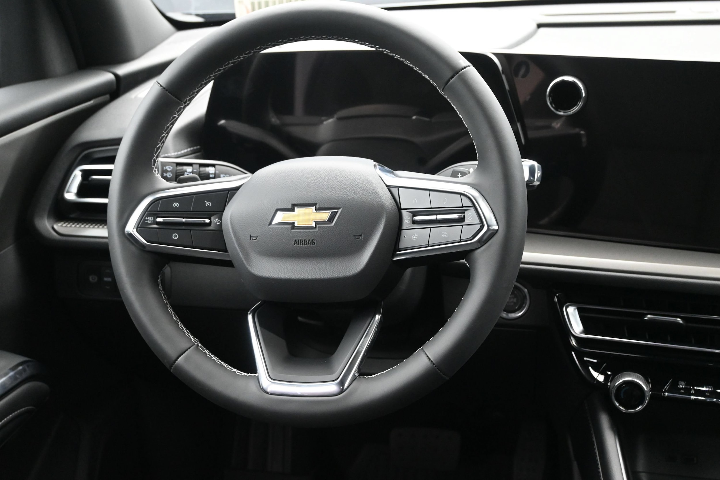 2027 Chevrolet Traverse LT - Photo 16