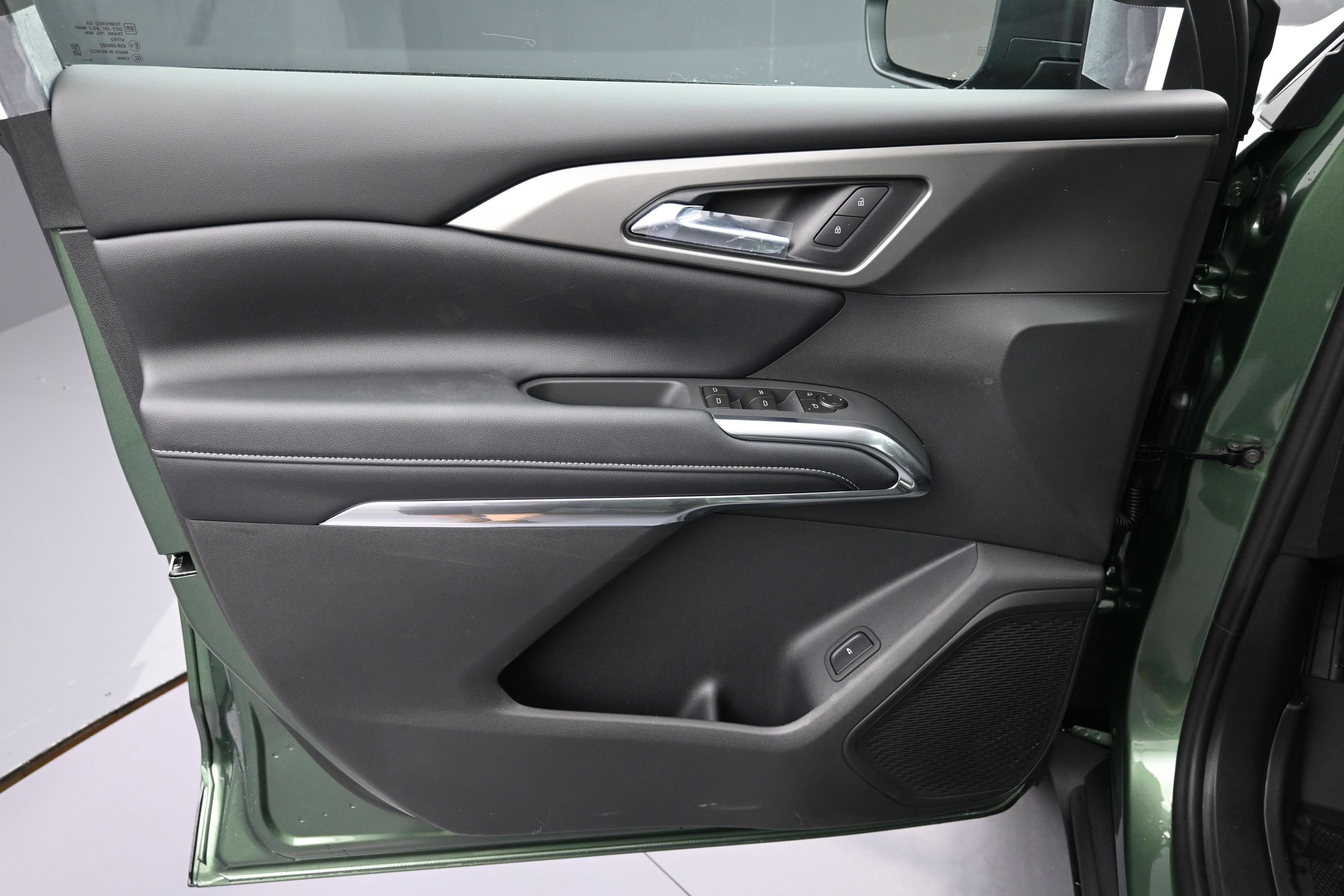 2027 Chevrolet Traverse LT - Photo 20