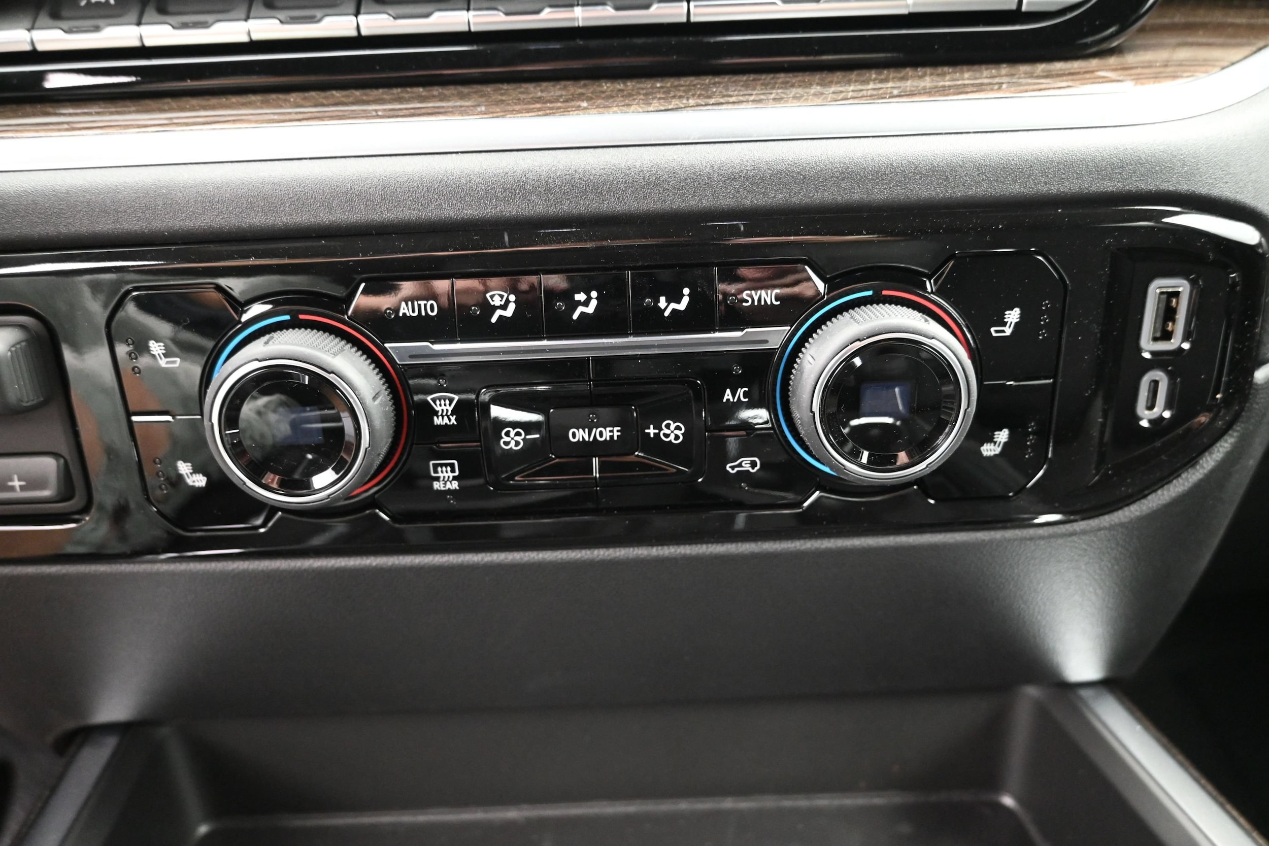 2026 Chevrolet Silverado 1500 RST - Photo 45