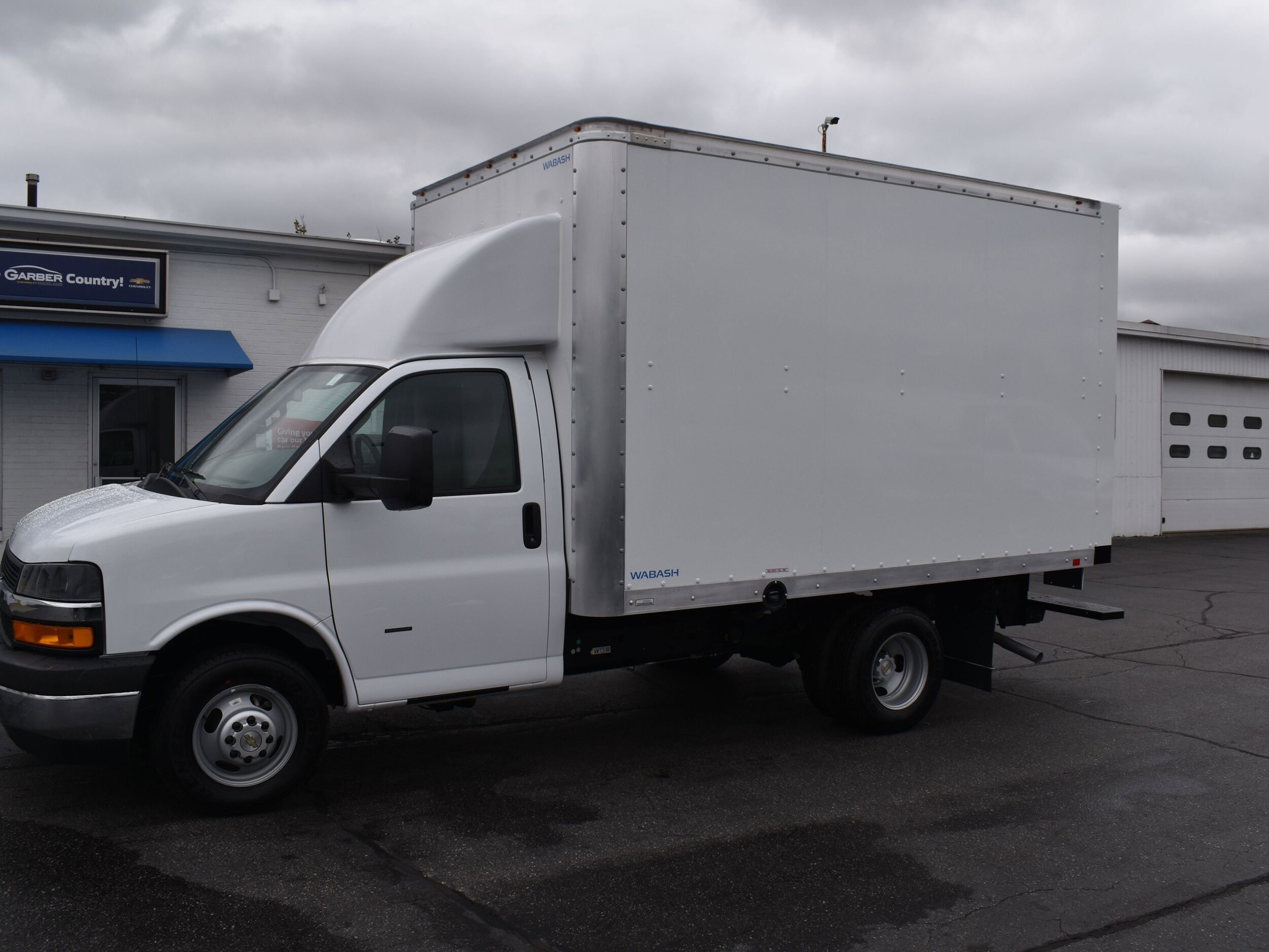 2024 Chevrolet Express Cutaway 3500 photo 4