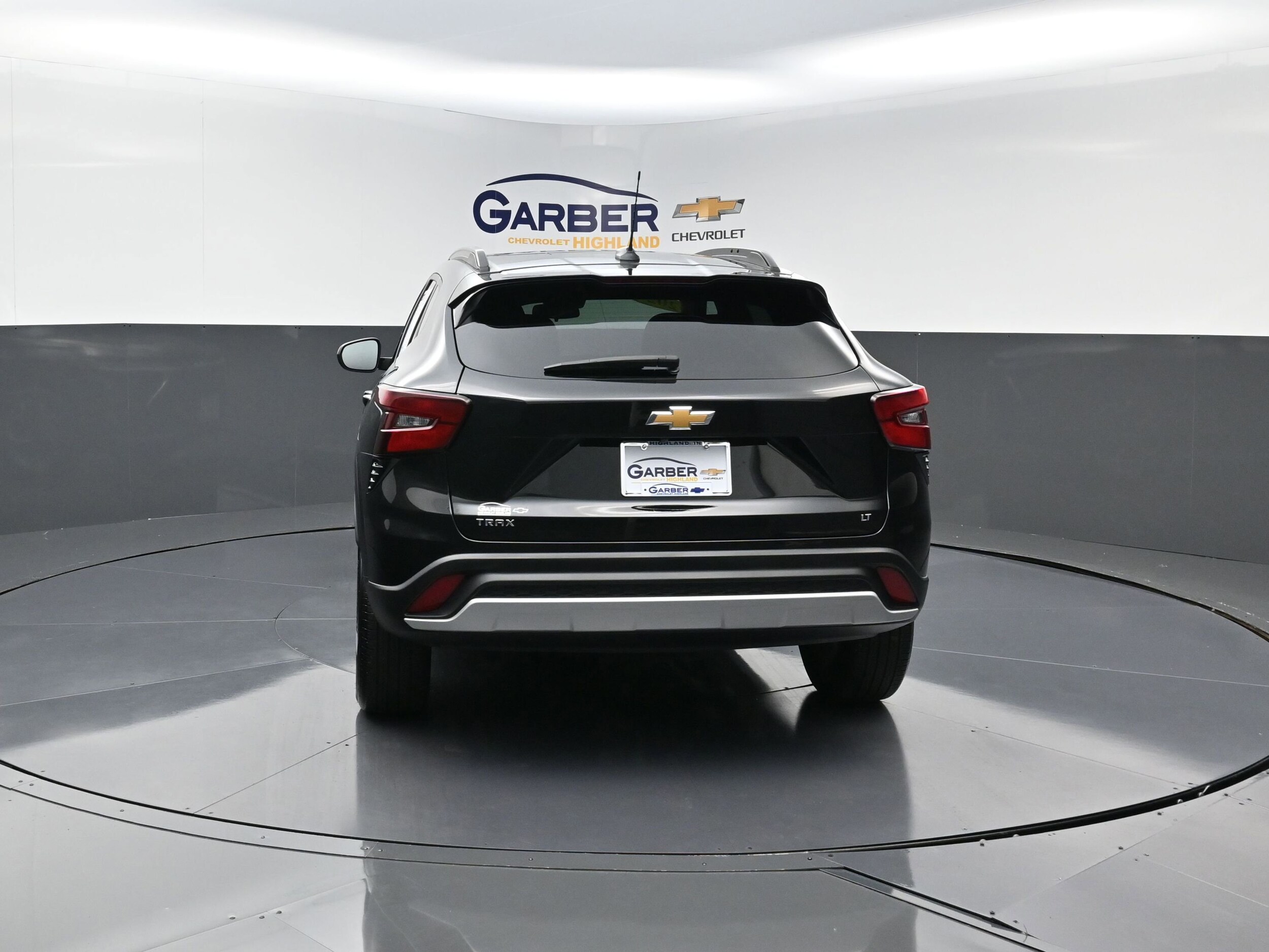 2024 Chevrolet Trax LT photo 2