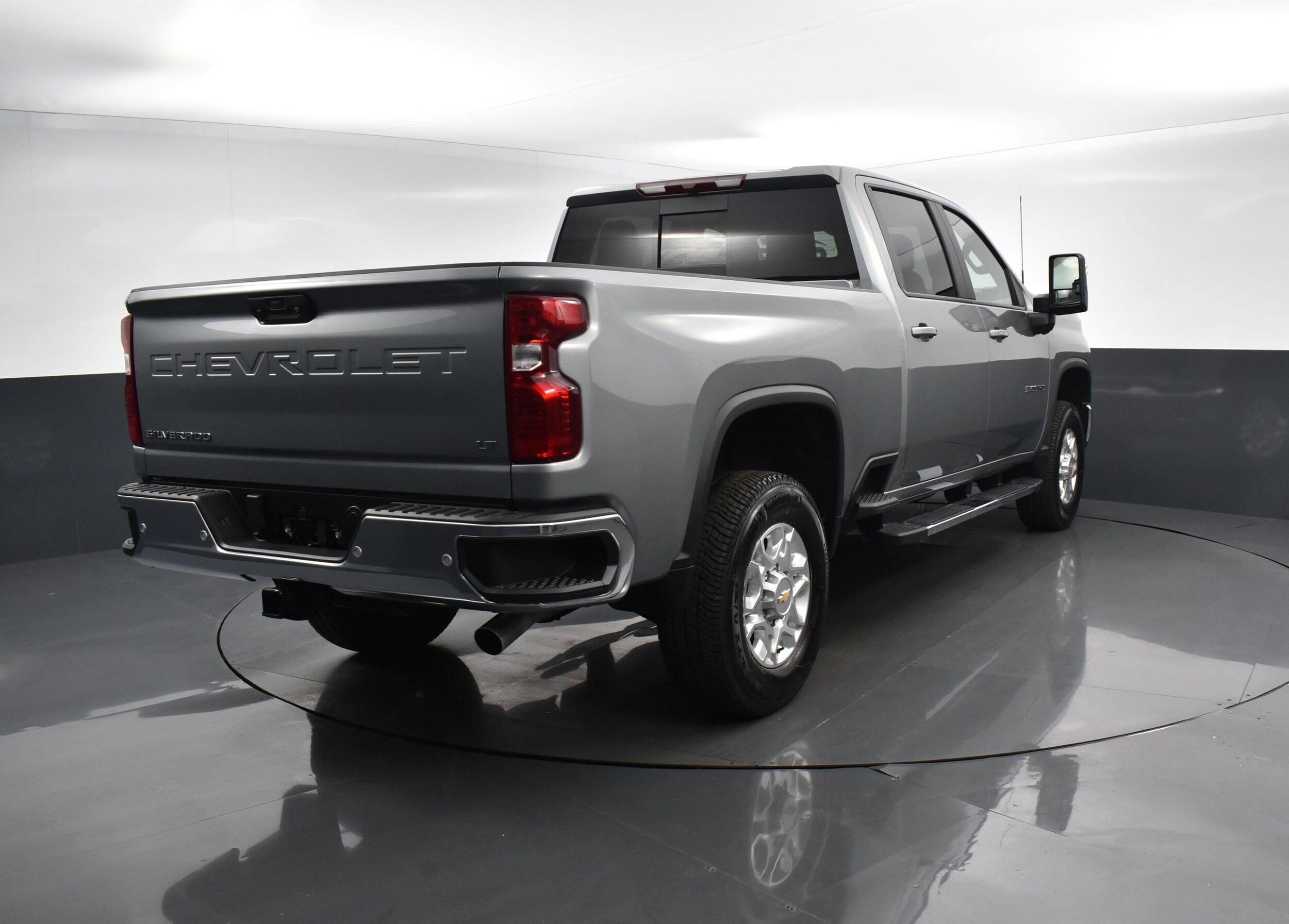 2025 Chevrolet Silverado 3500HD LT photo 3