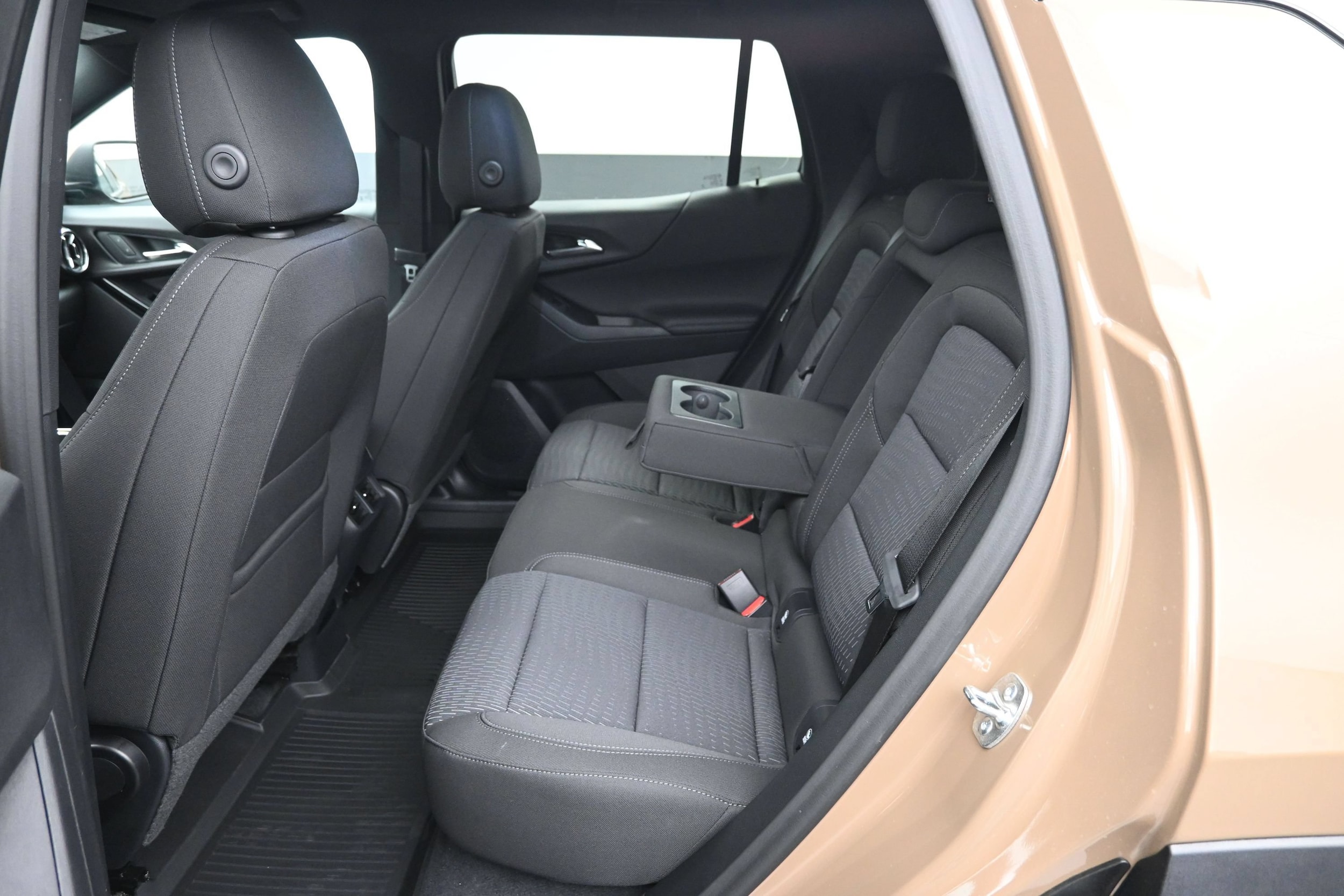 2027 Chevrolet Equinox LT - Photo 44