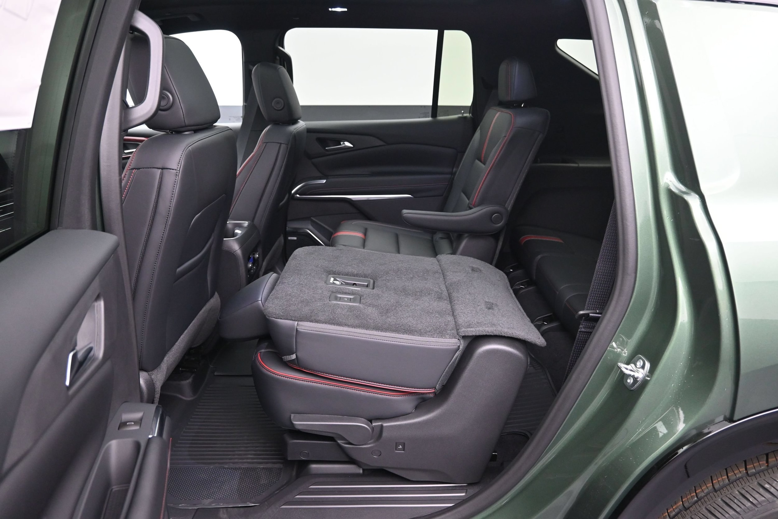 2027 Chevrolet Traverse RS - Photo 62