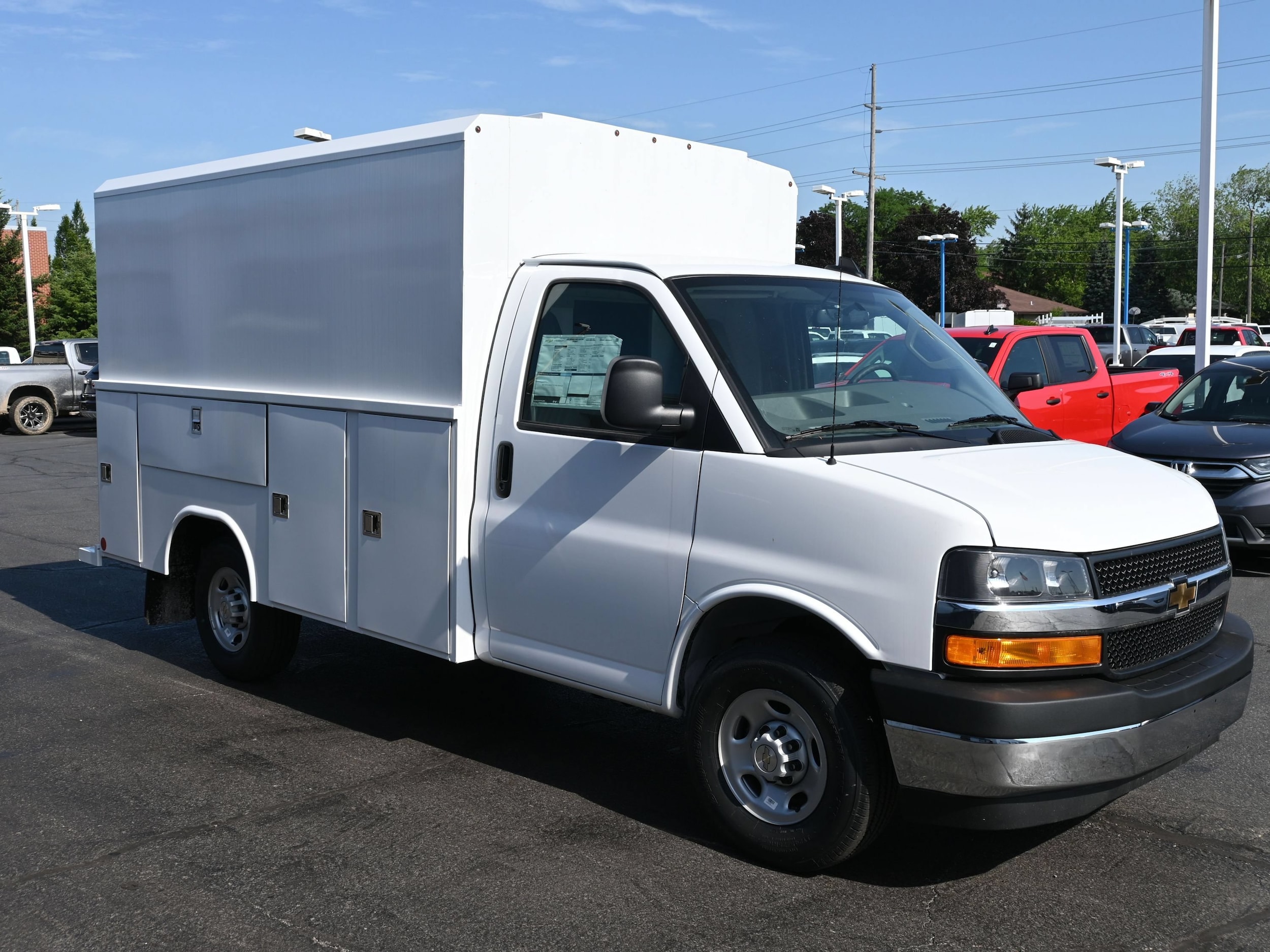 2025 Chevrolet Express Cutaway
