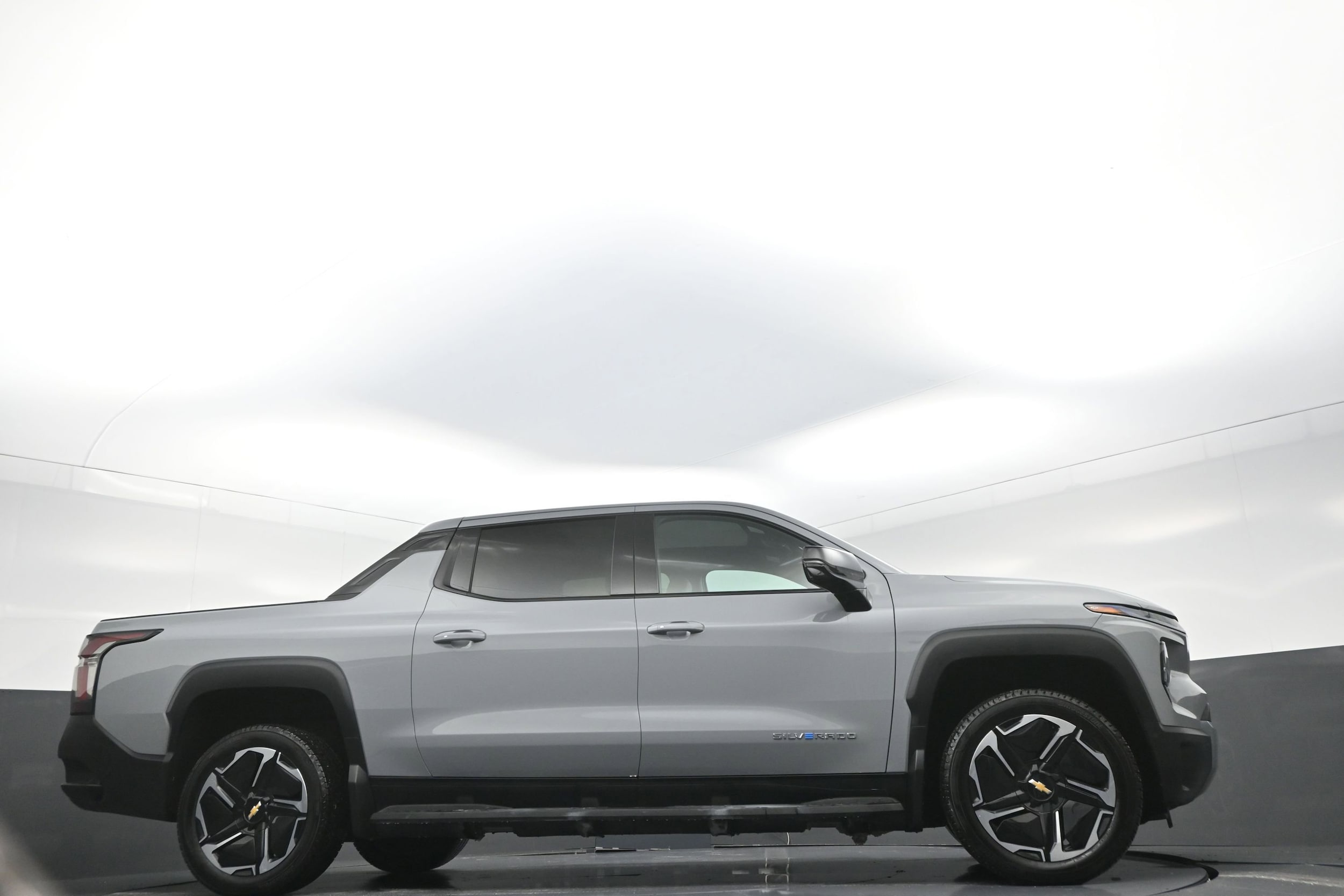 2026 Chevrolet Silverado EV LT - Photo 9