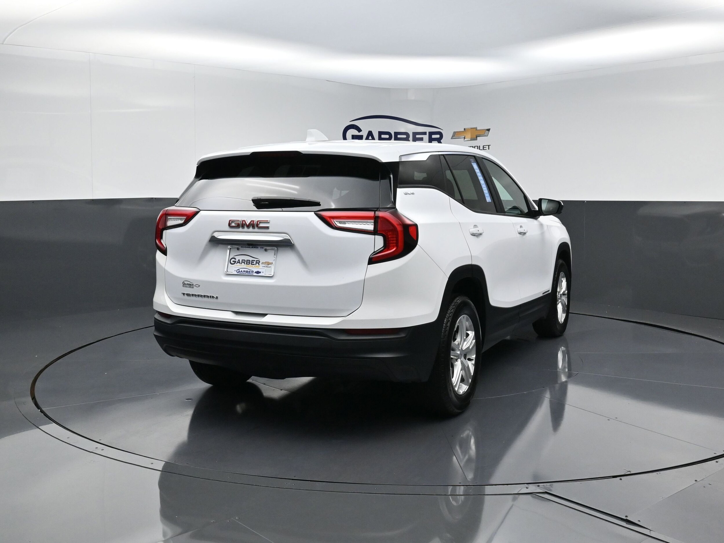 2024 Gmc Terrain SLE photo 3