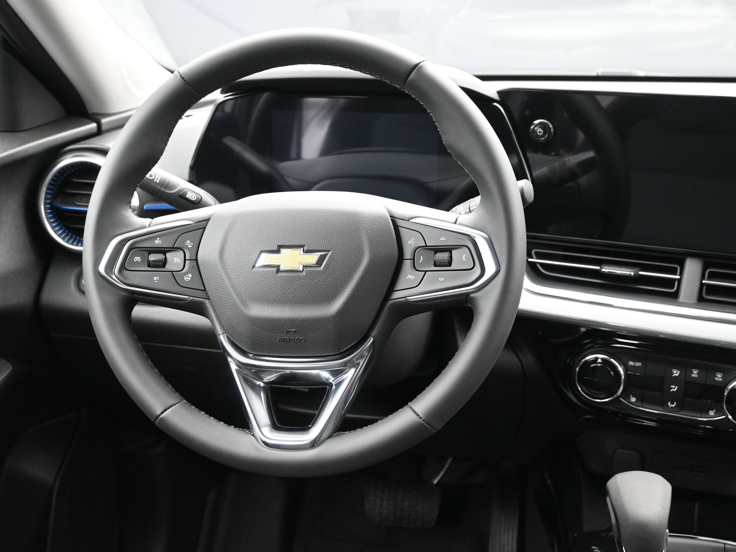 2026 Chevrolet Trax LT - Photo 17