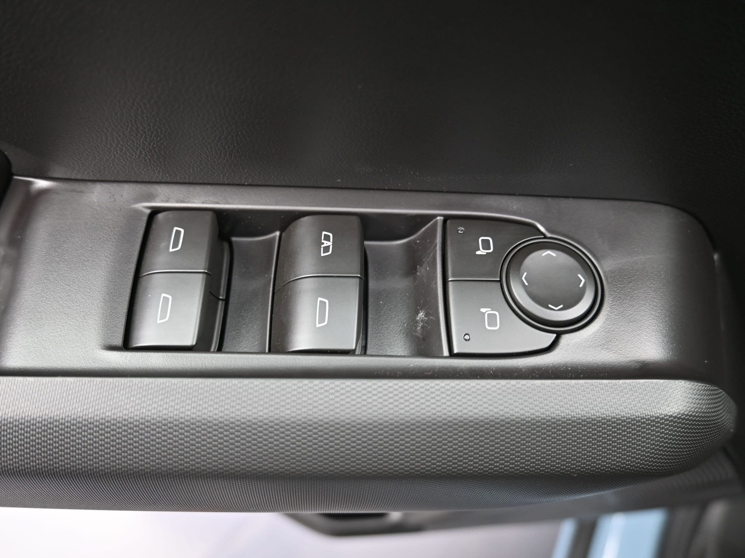 2026 Chevrolet Colorado LT - Photo 24