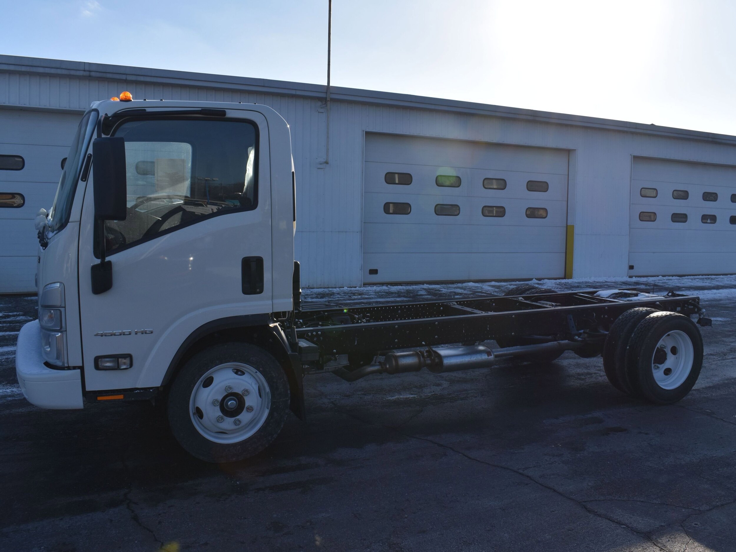 2025 Chevrolet Silverado 4500HD photo 4