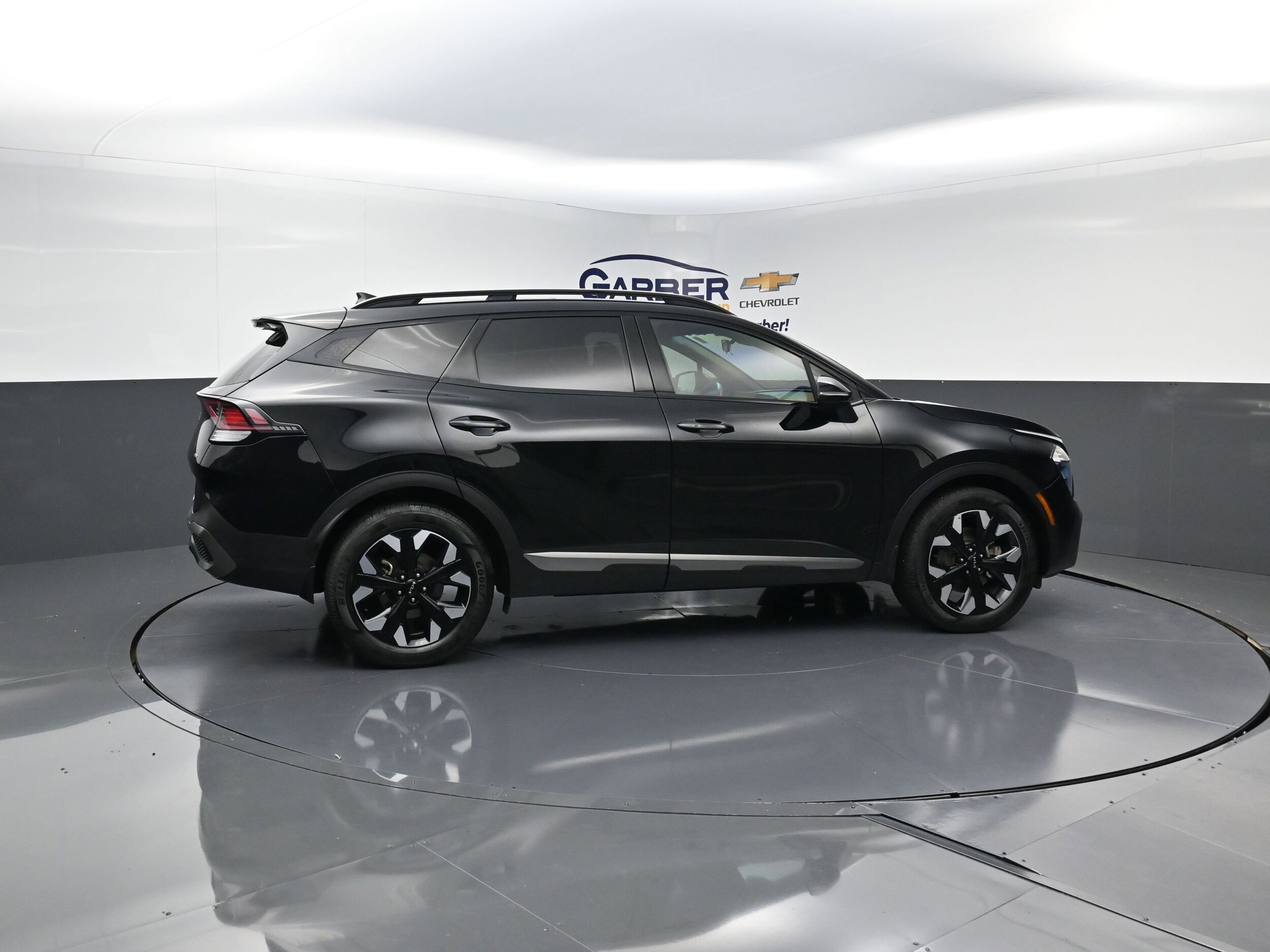 2023 Kia Sportage X-Line photo 2