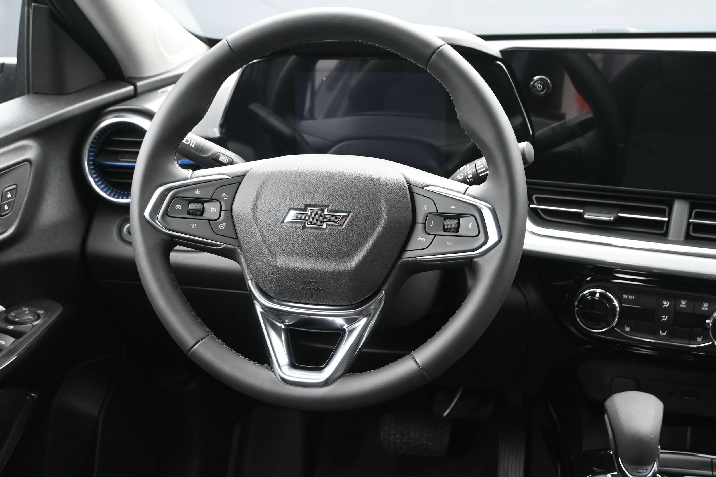 2026 Chevrolet Trax LT - Photo 17