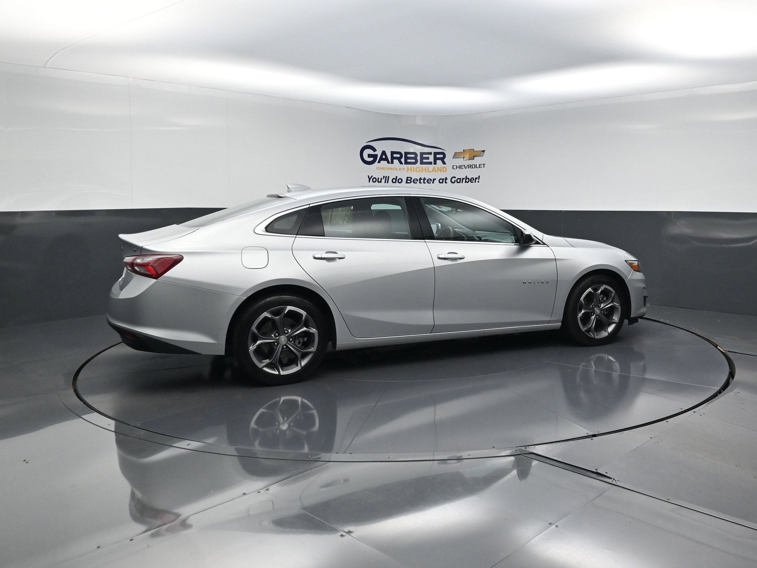 Used 2022 Chevrolet Malibu 1LT with VIN 1G1ZD5ST9NF102927 for sale in Highland, IN