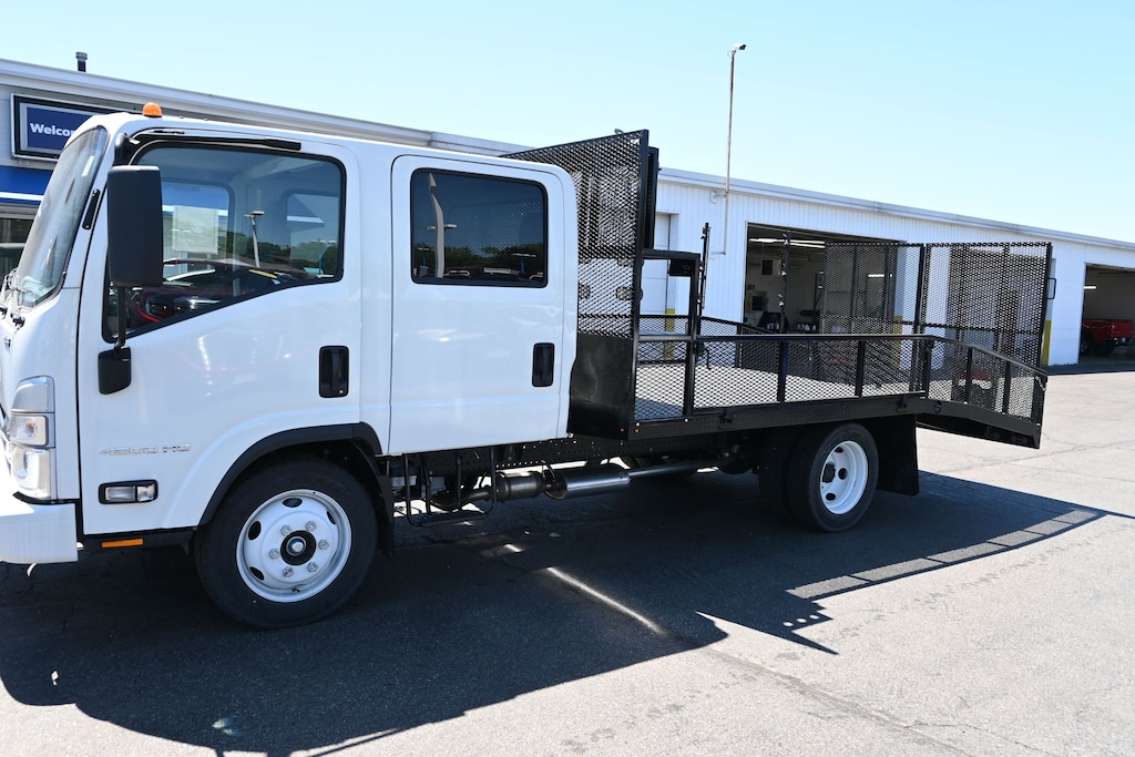 New 2025 Chevrolet Low Cab Forward 4500 HG 2WD Crew Cab 150 Truck