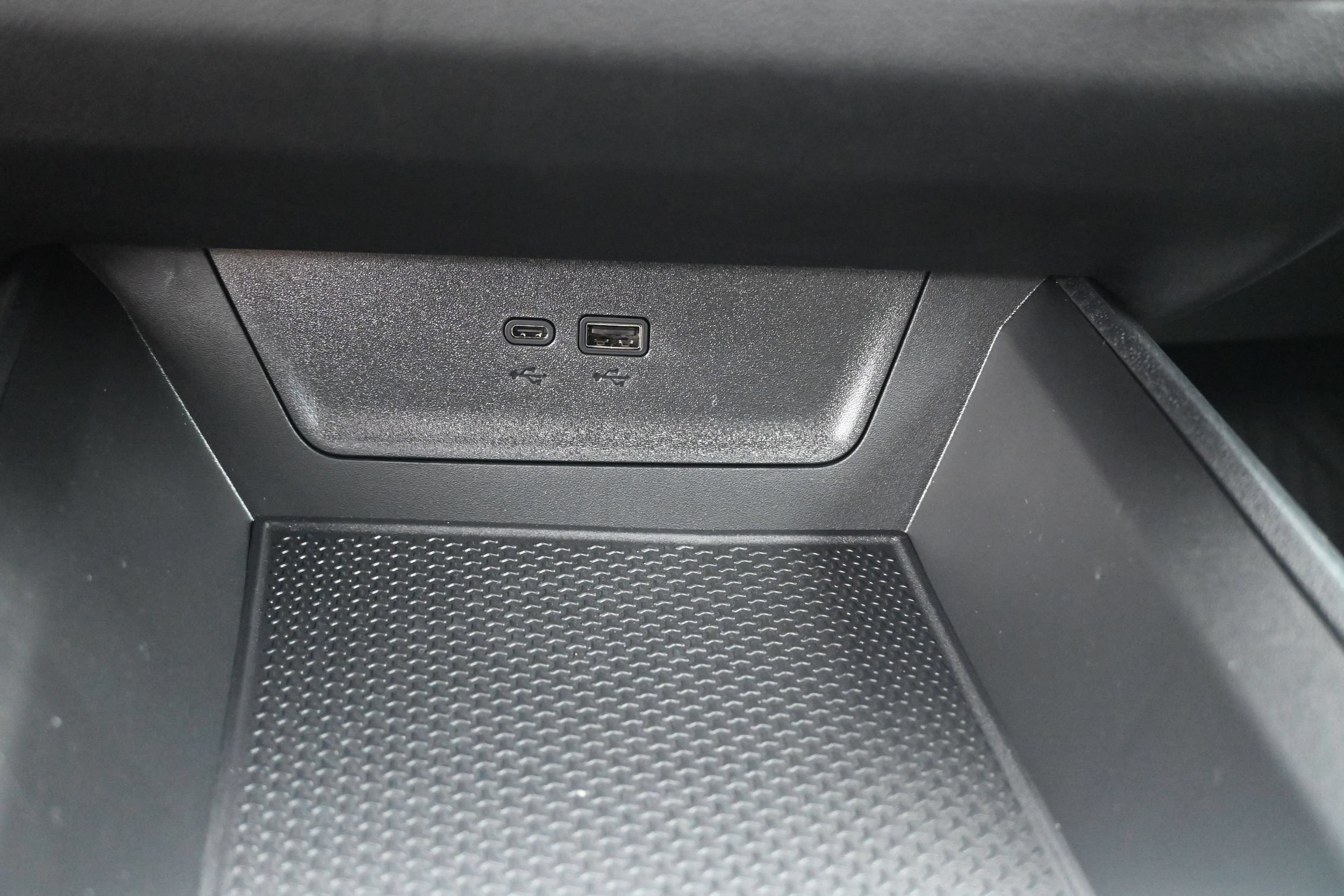 2027 Chevrolet Equinox LT - Photo 38