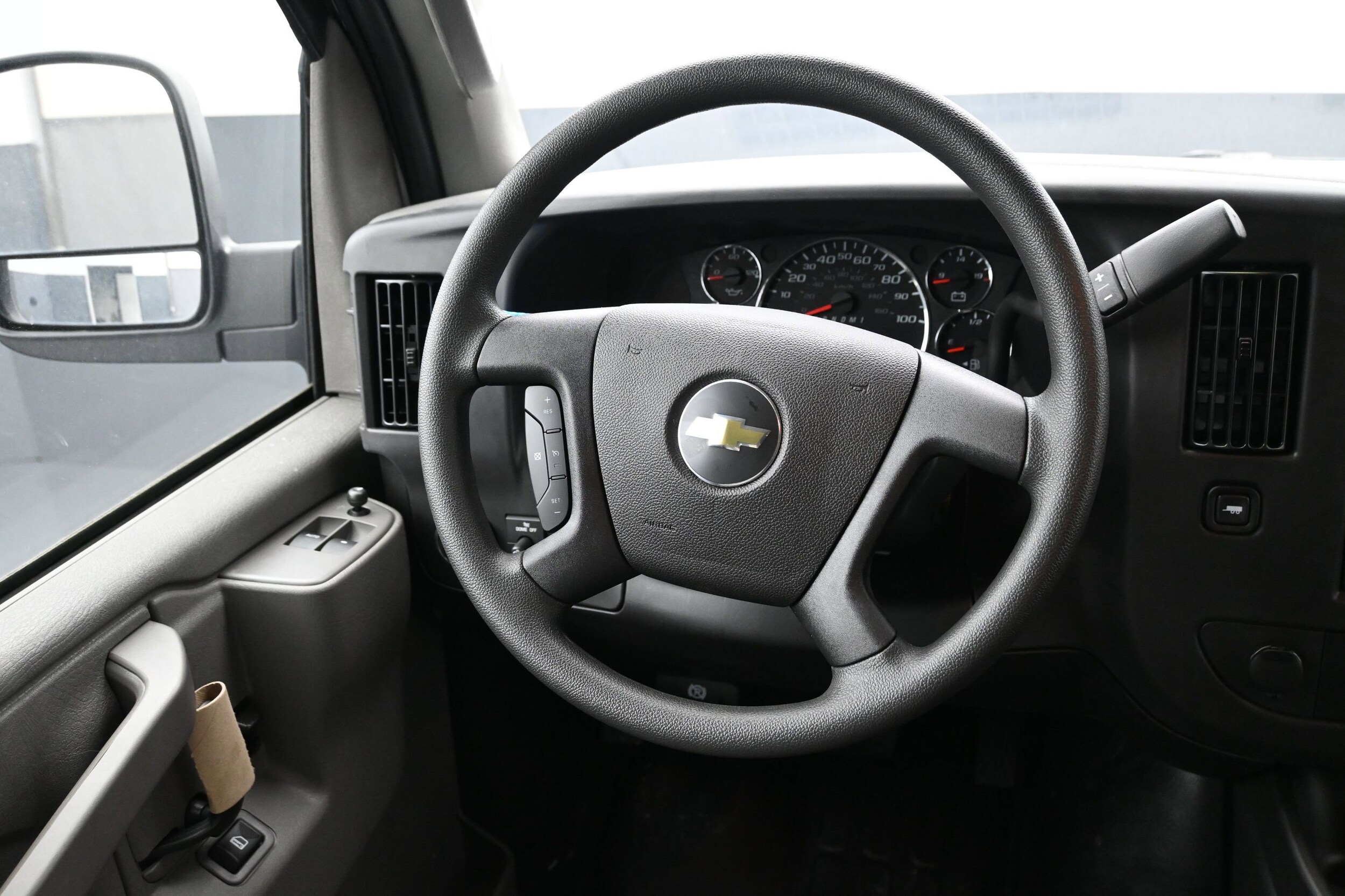 2025 Chevrolet Express Cargo Work Van - Photo 17