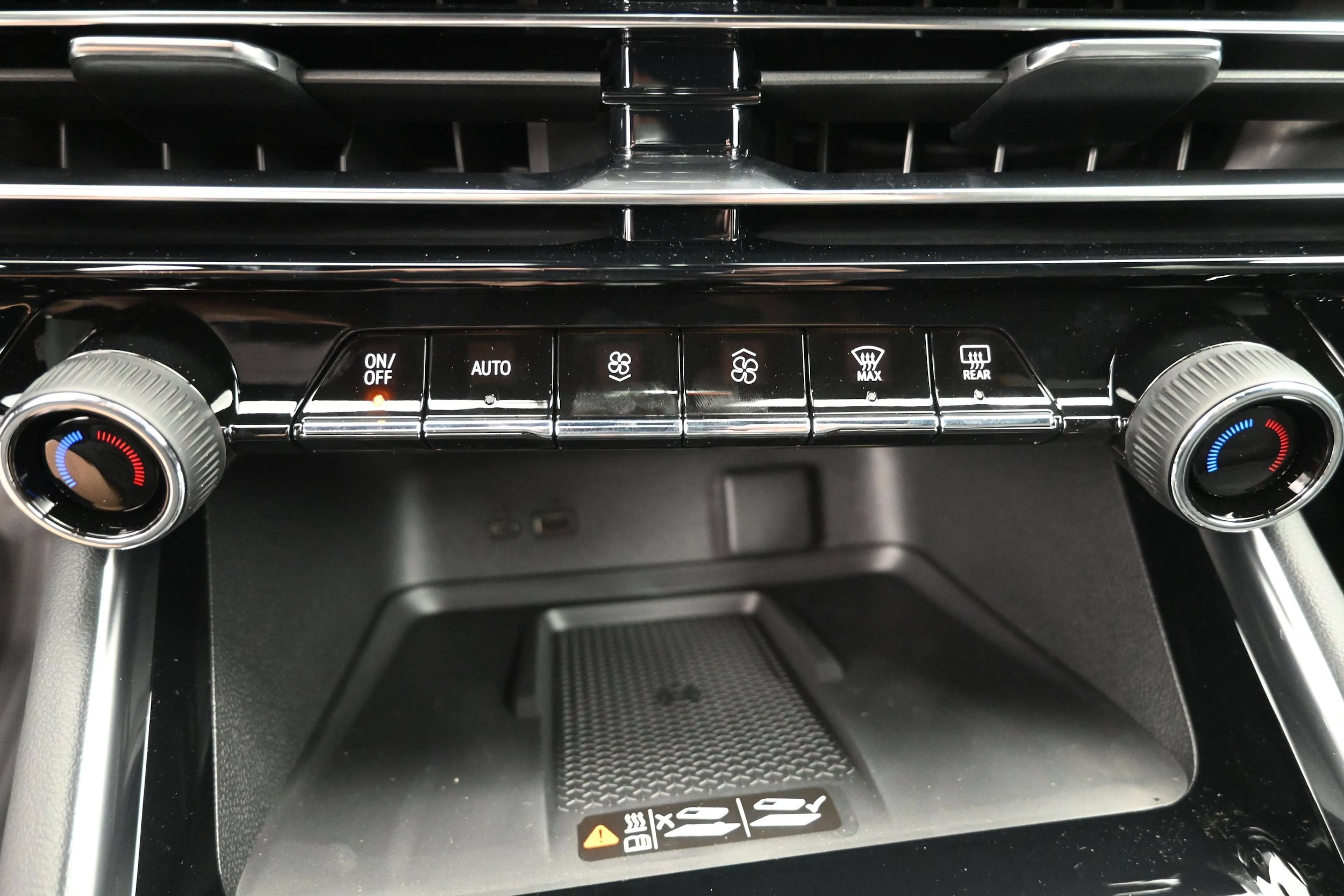 2027 Chevrolet Traverse LT - Photo 38