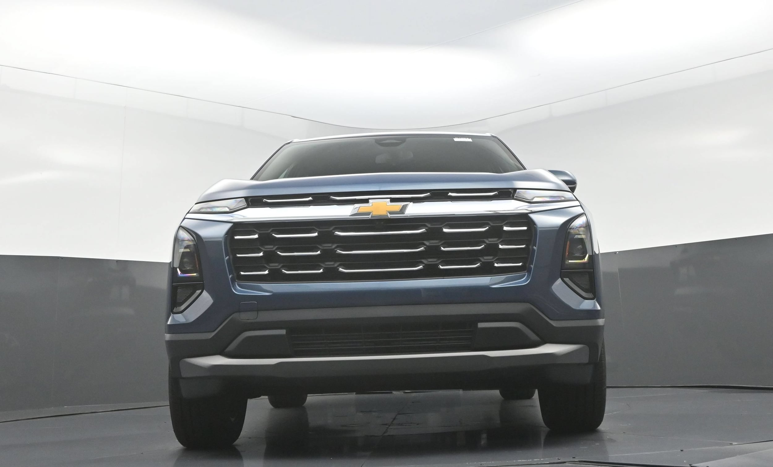 2027 Chevrolet Equinox LT - Photo 10