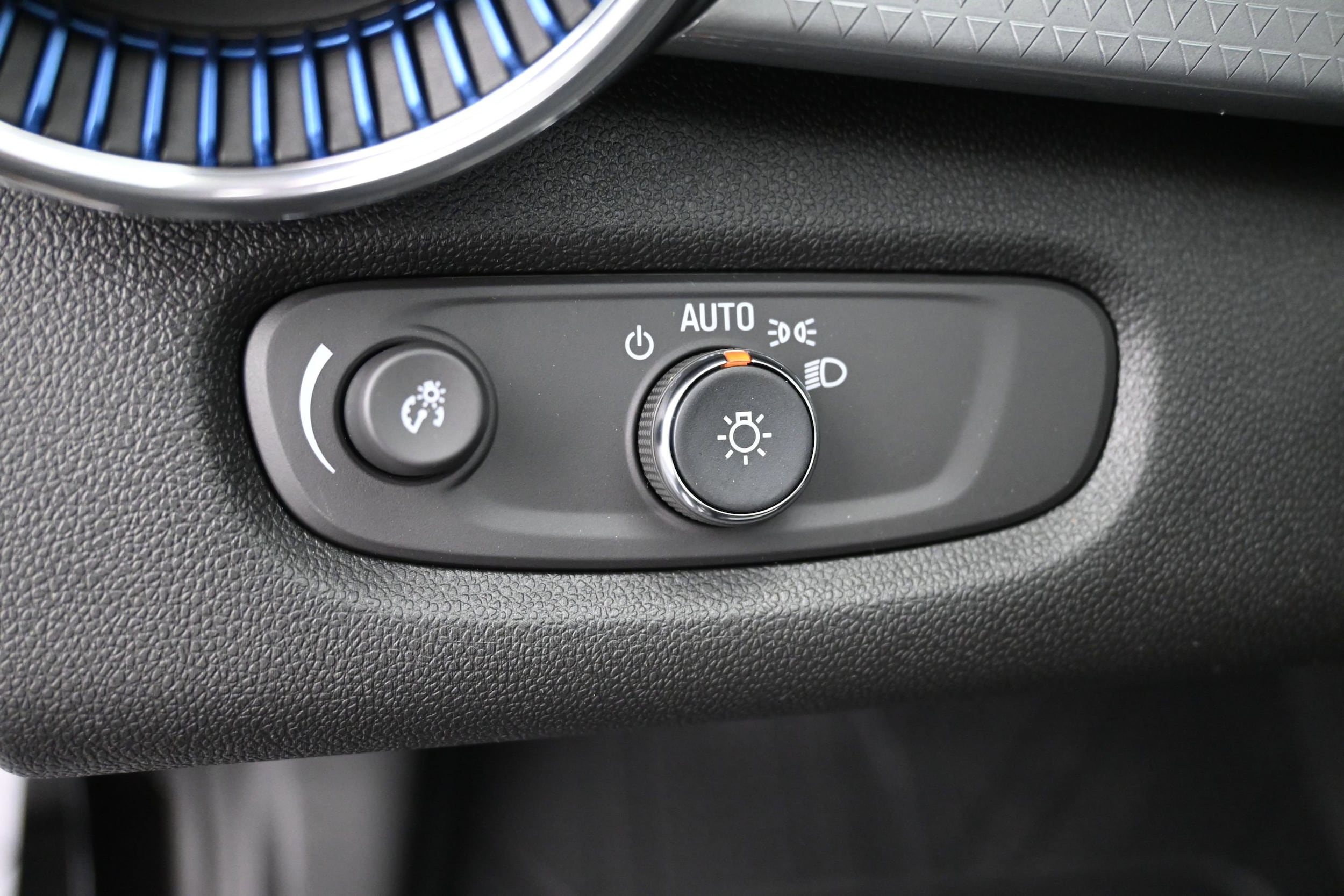 2026 Chevrolet Trax LT - Photo 25