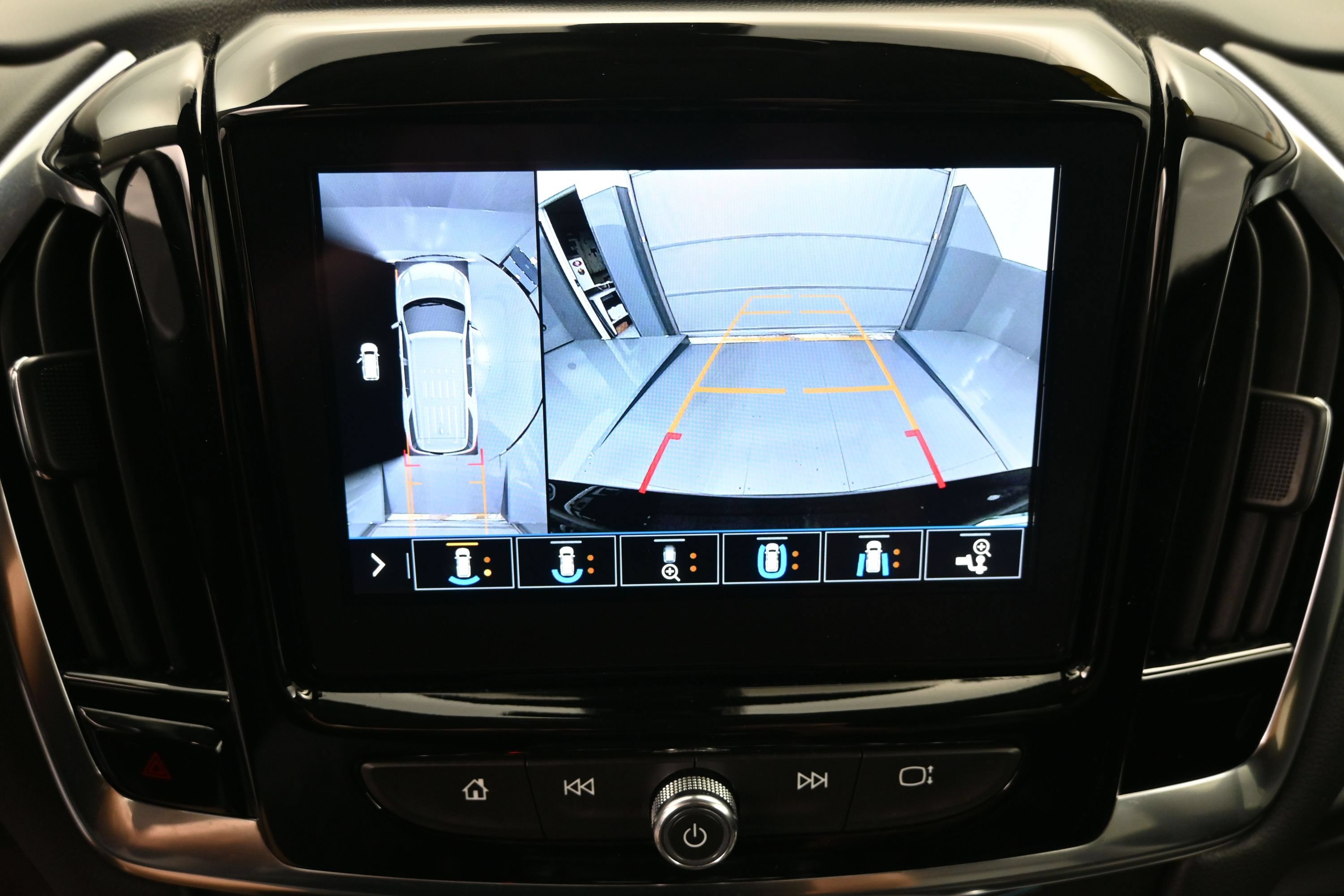 2021 Chevrolet Traverse RS - Photo 40