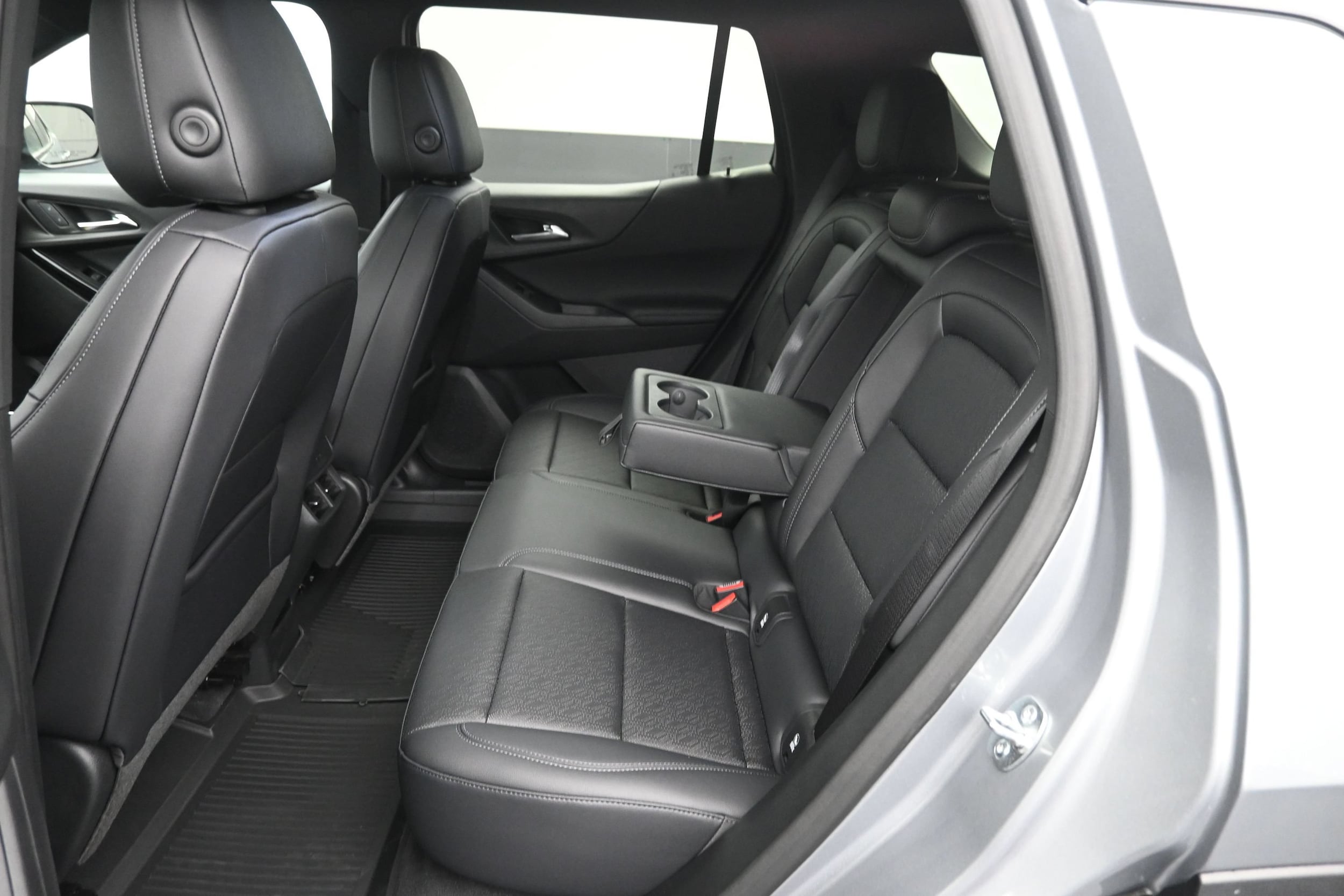 2027 Chevrolet Equinox LT - Photo 47