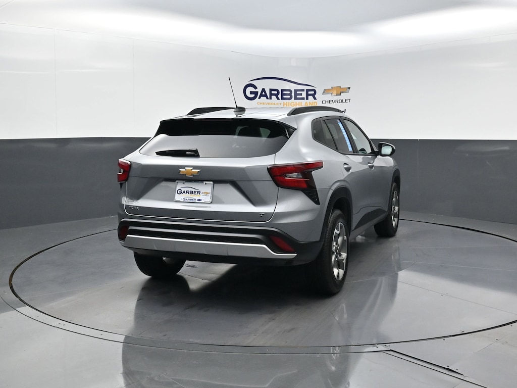 Used 2025 Chevrolet Trax LT SUV
