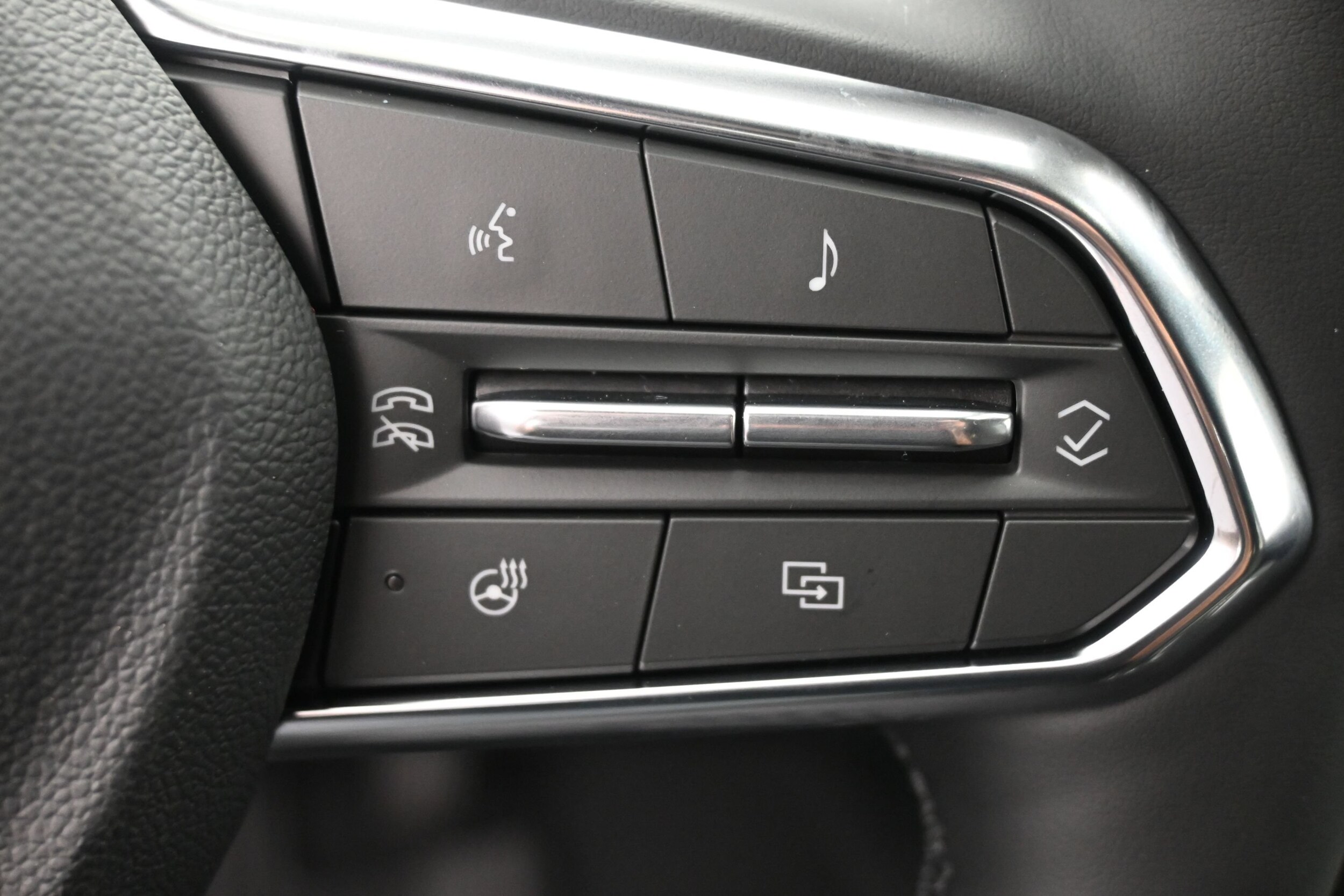 2027 Chevrolet Equinox LT - Photo 28