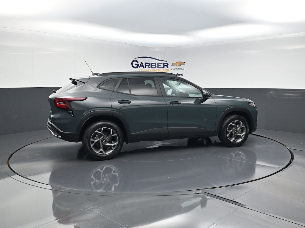 Used 2025 Chevrolet Trax LT SUV