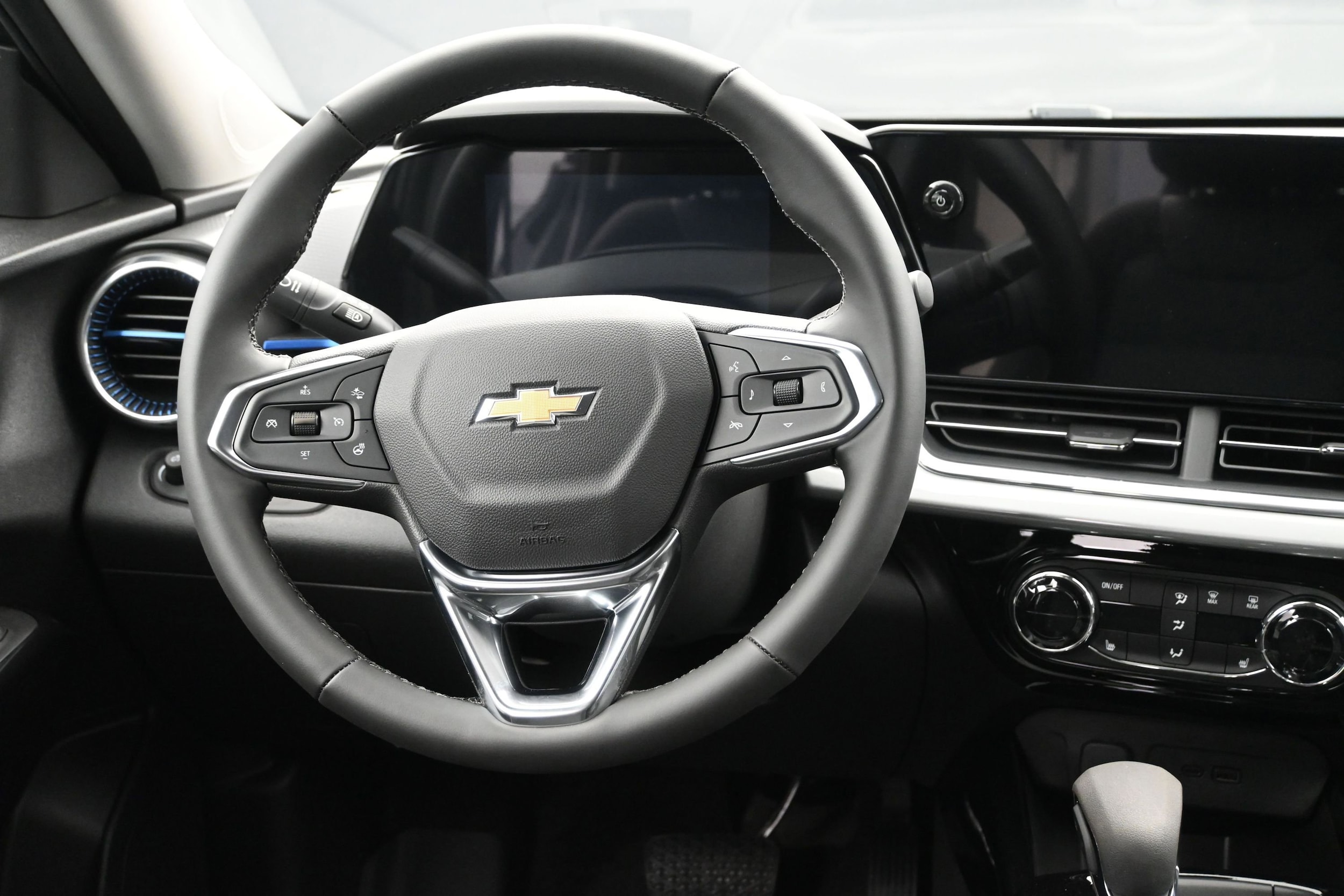 2026 Chevrolet Trax LT - Photo 17