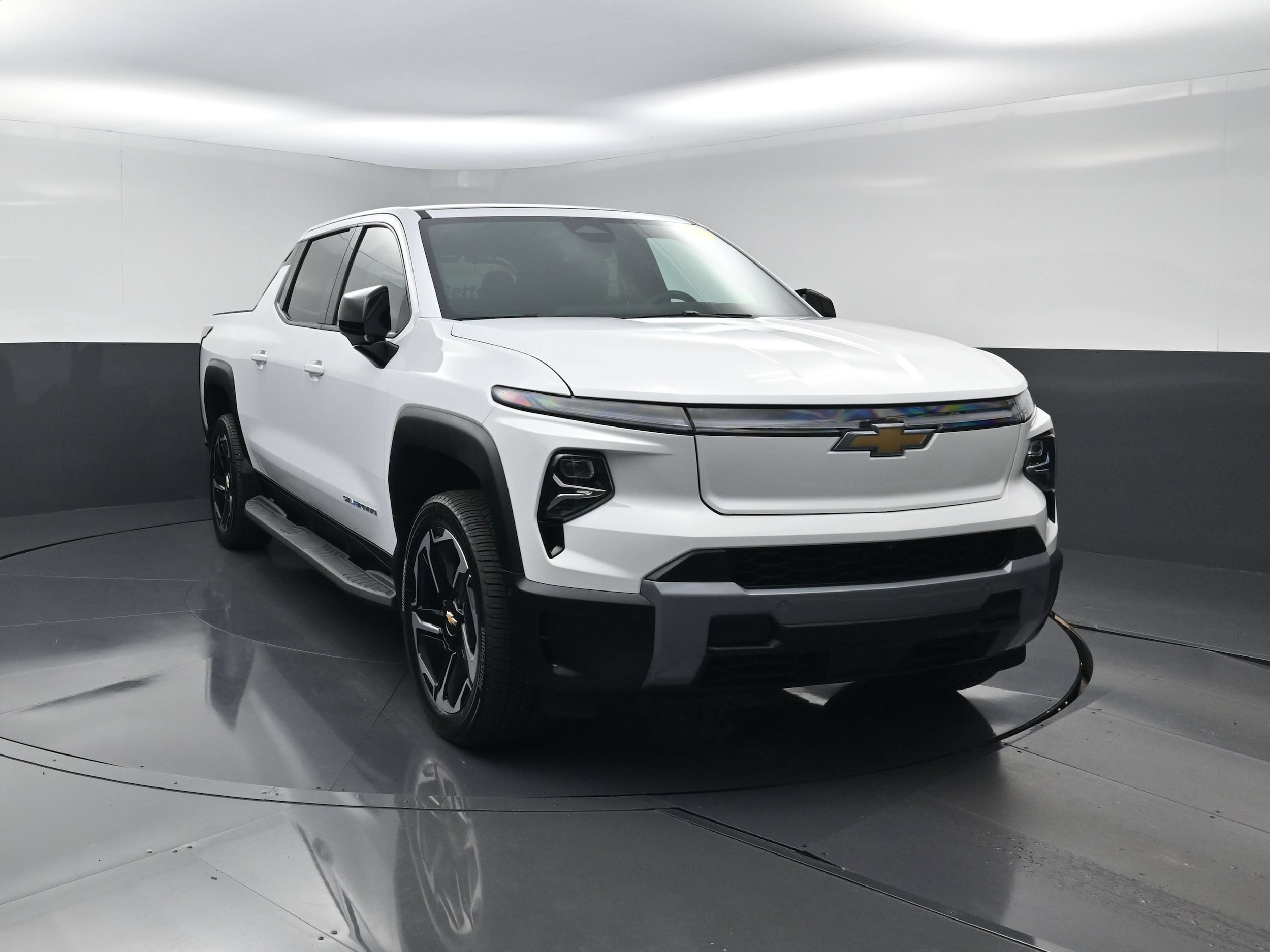 2026 Chevrolet Silverado EV LT - Photo 8
