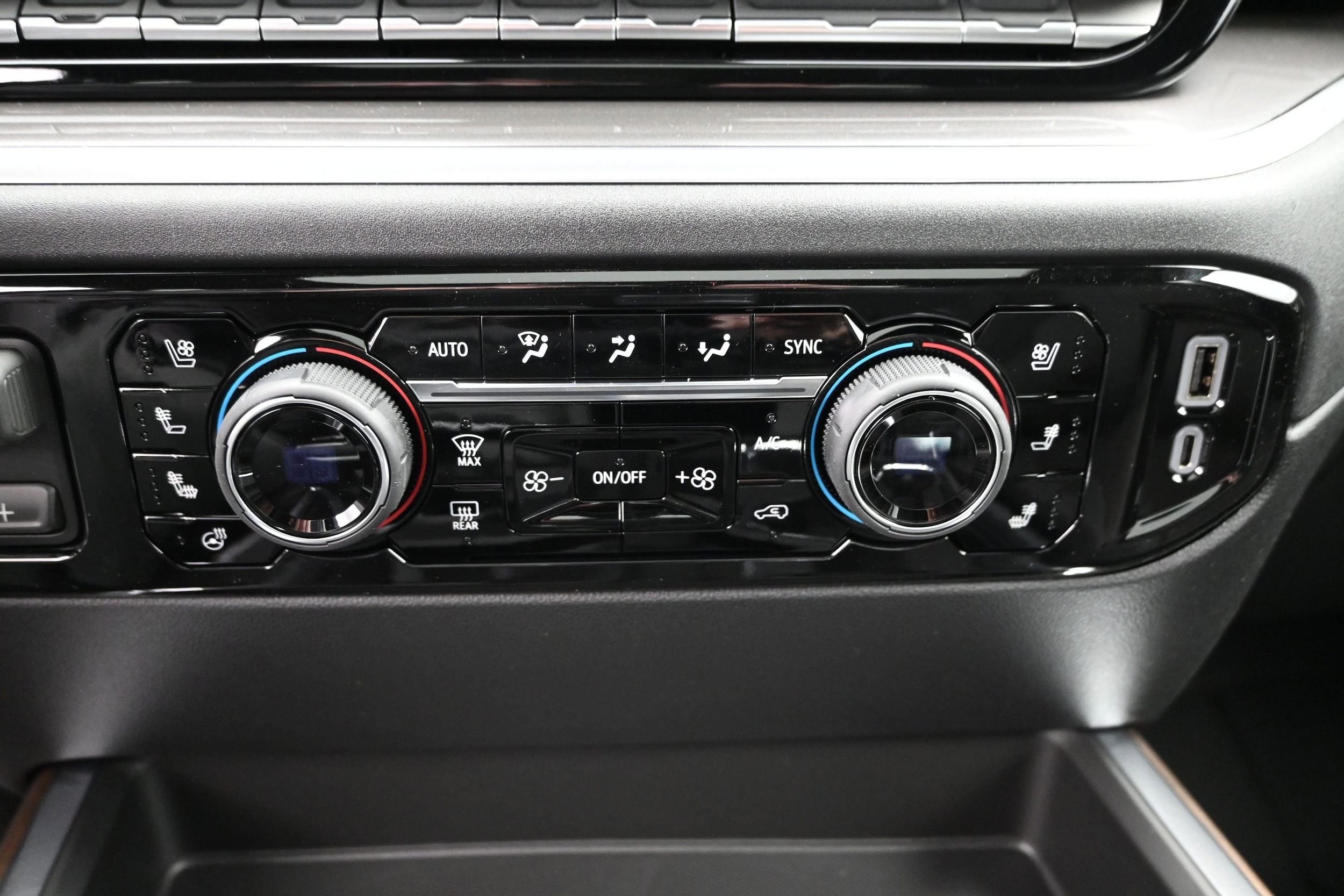 2026 Chevrolet Silverado 1500 High Country - Photo 50