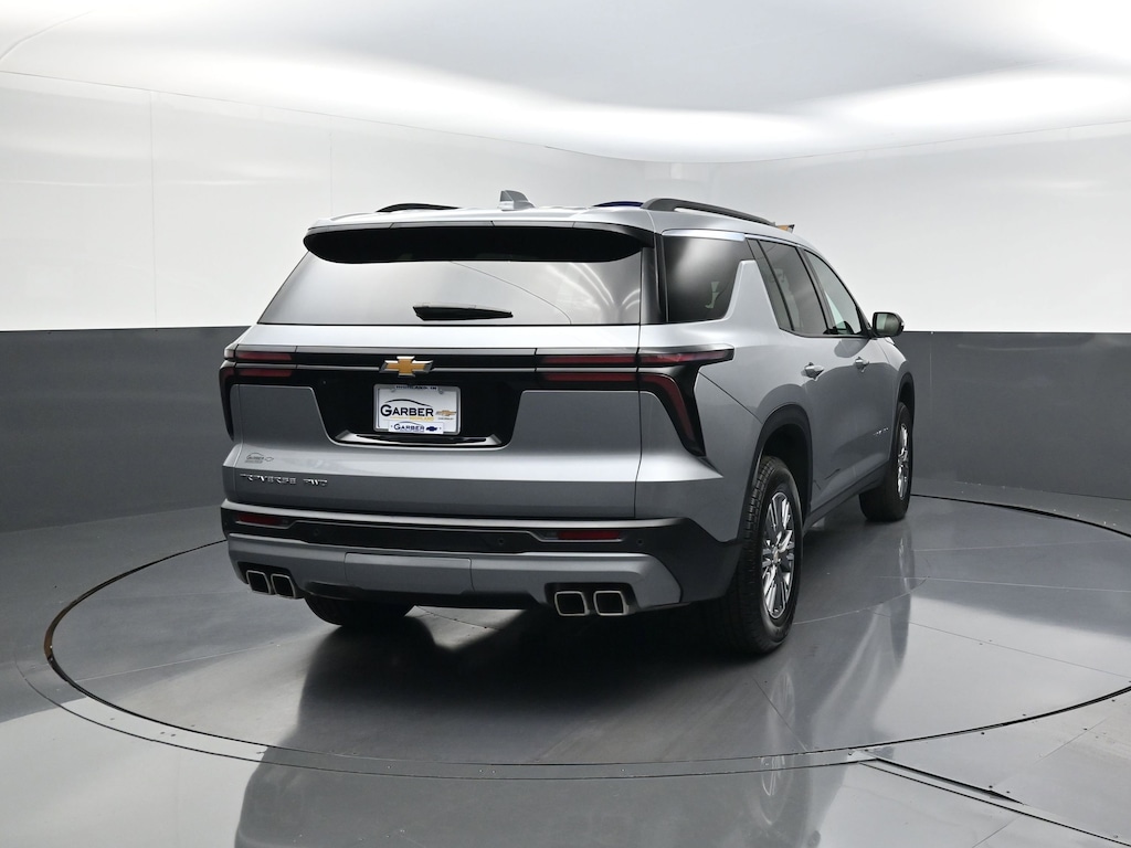 Used 2025 Chevrolet Traverse LT SUV