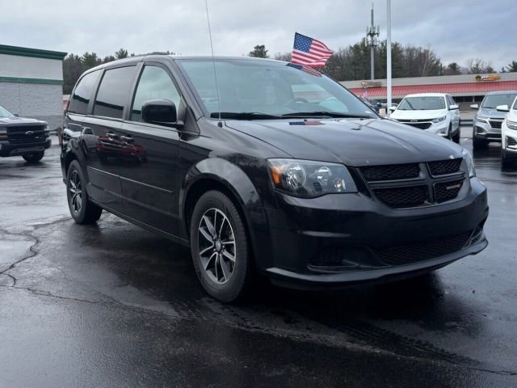 Used 2017 Dodge Grand Caravan SE Plus Van