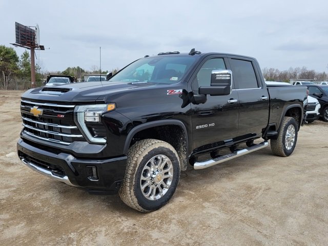 2025 Chevrolet Silverado 2500HD LT photo 2