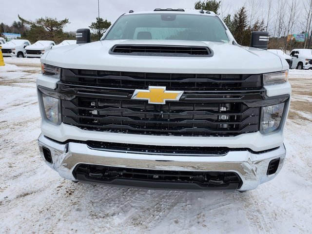 2025 Chevrolet Silverado 3500HD photo 2
