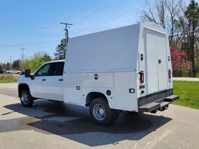 2025 Chevrolet Silverado 3500HD Work Truck photo 2