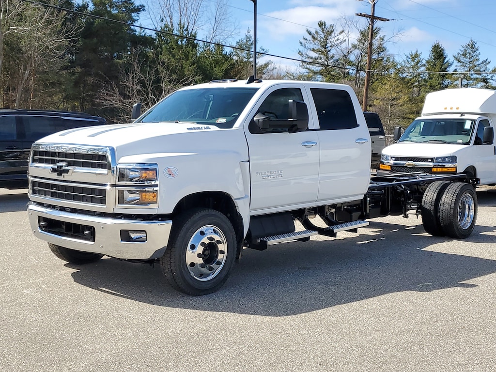 New 2025 Chevrolet Silverado 6500 HD LT Truck