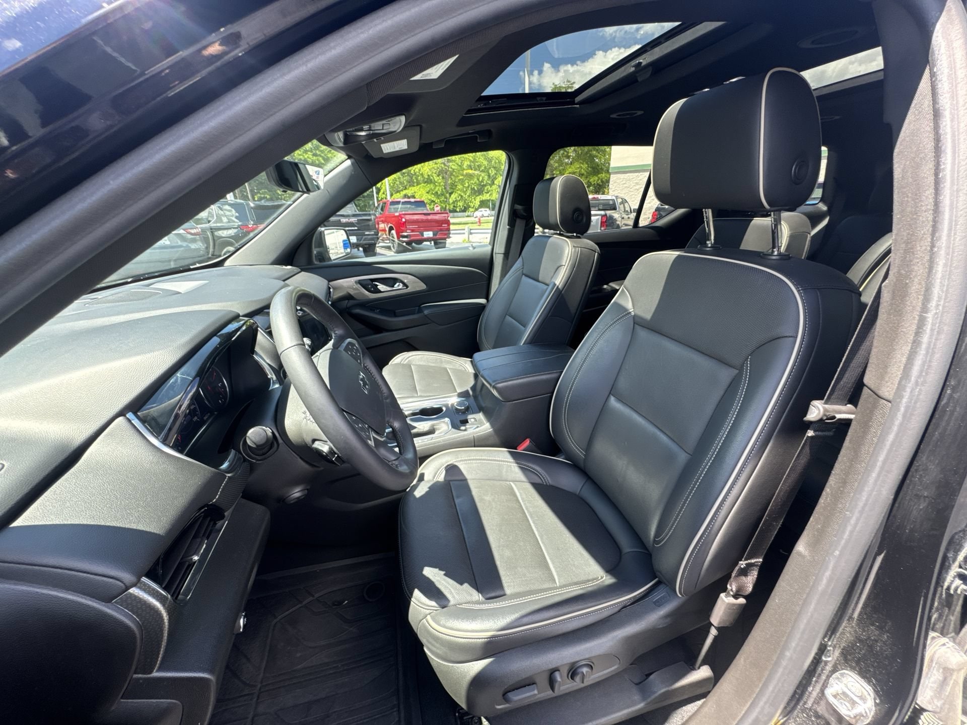 2022 Chevrolet Traverse Premier - Photo 13