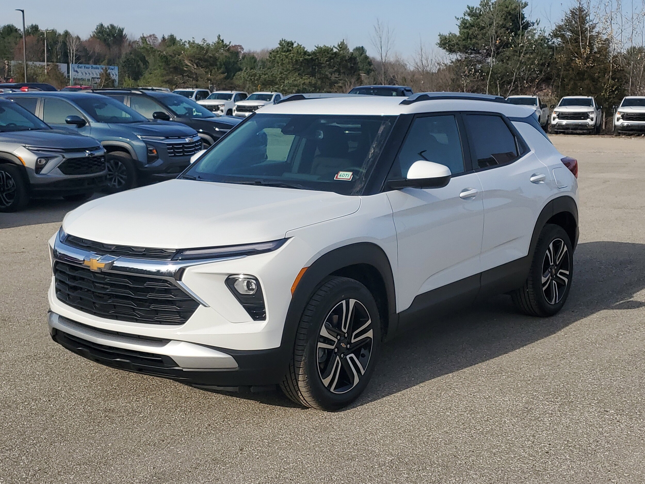 2026 Chevrolet Trailblazer LT photo 2