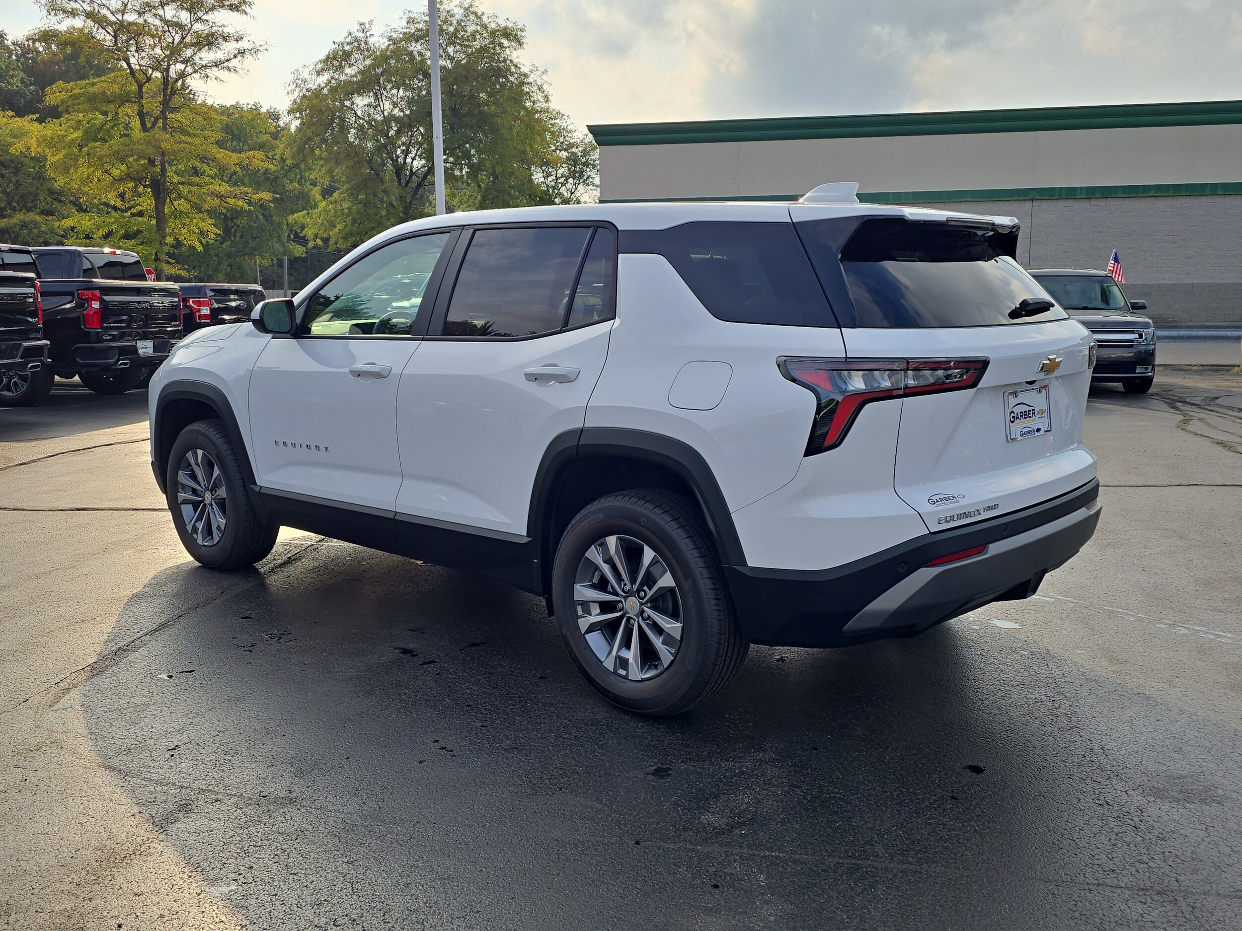 2026 Chevrolet Equinox LT photo 2