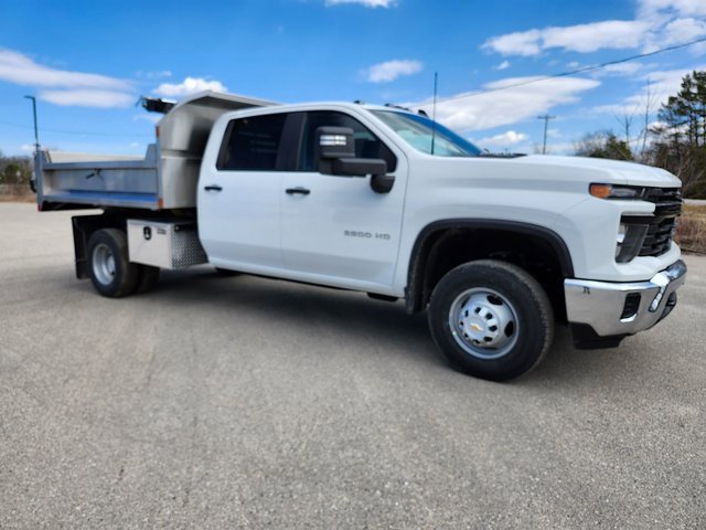 2025 Chevrolet Silverado 3500HD Work Truck photo 2