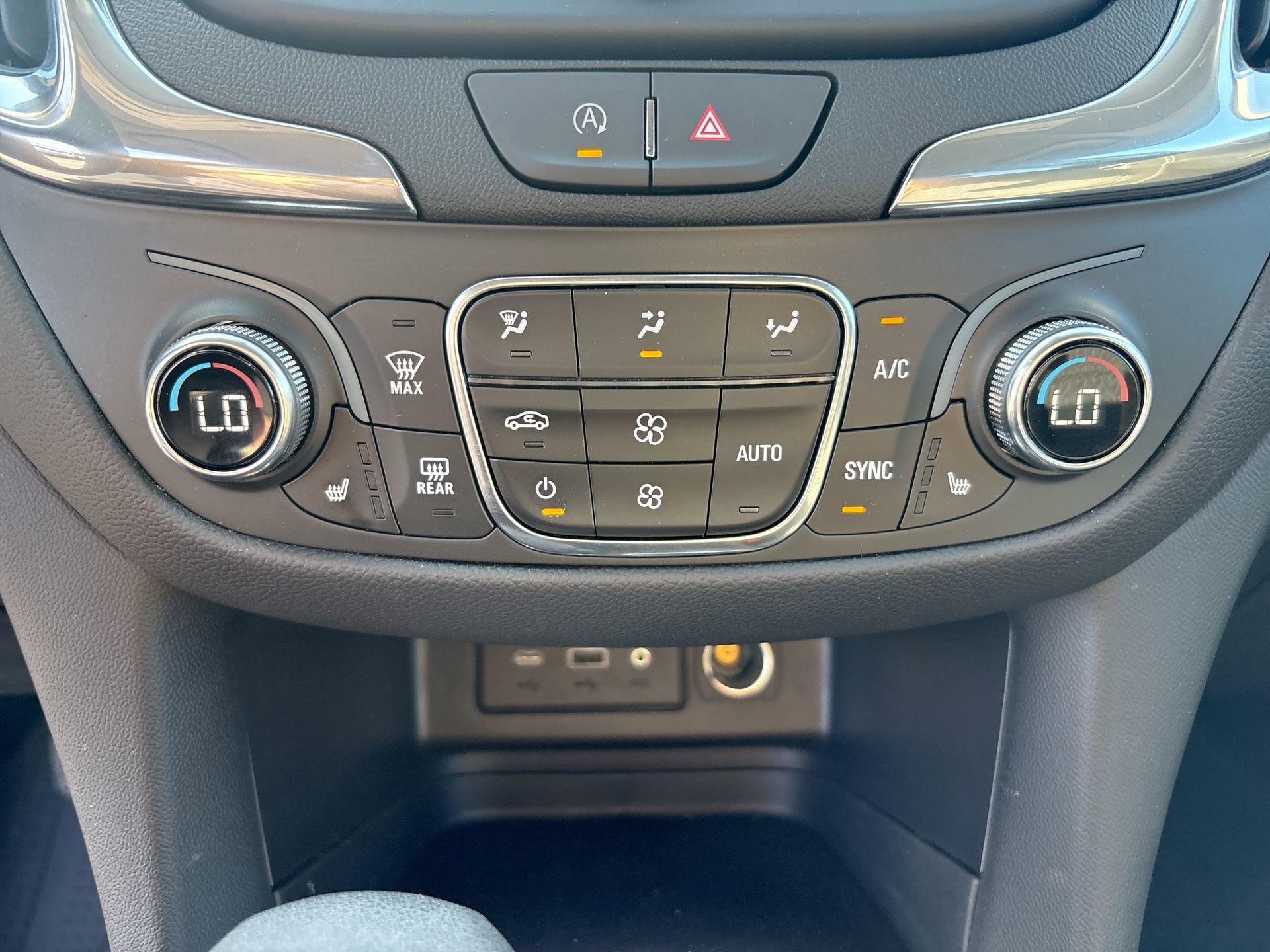 2024 Chevrolet Equinox LT - Photo 16
