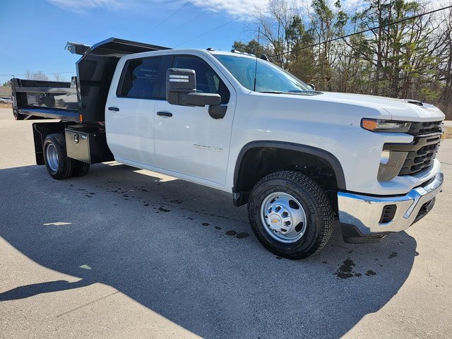 2025 Chevrolet Silverado 3500HD Work Truck photo 2