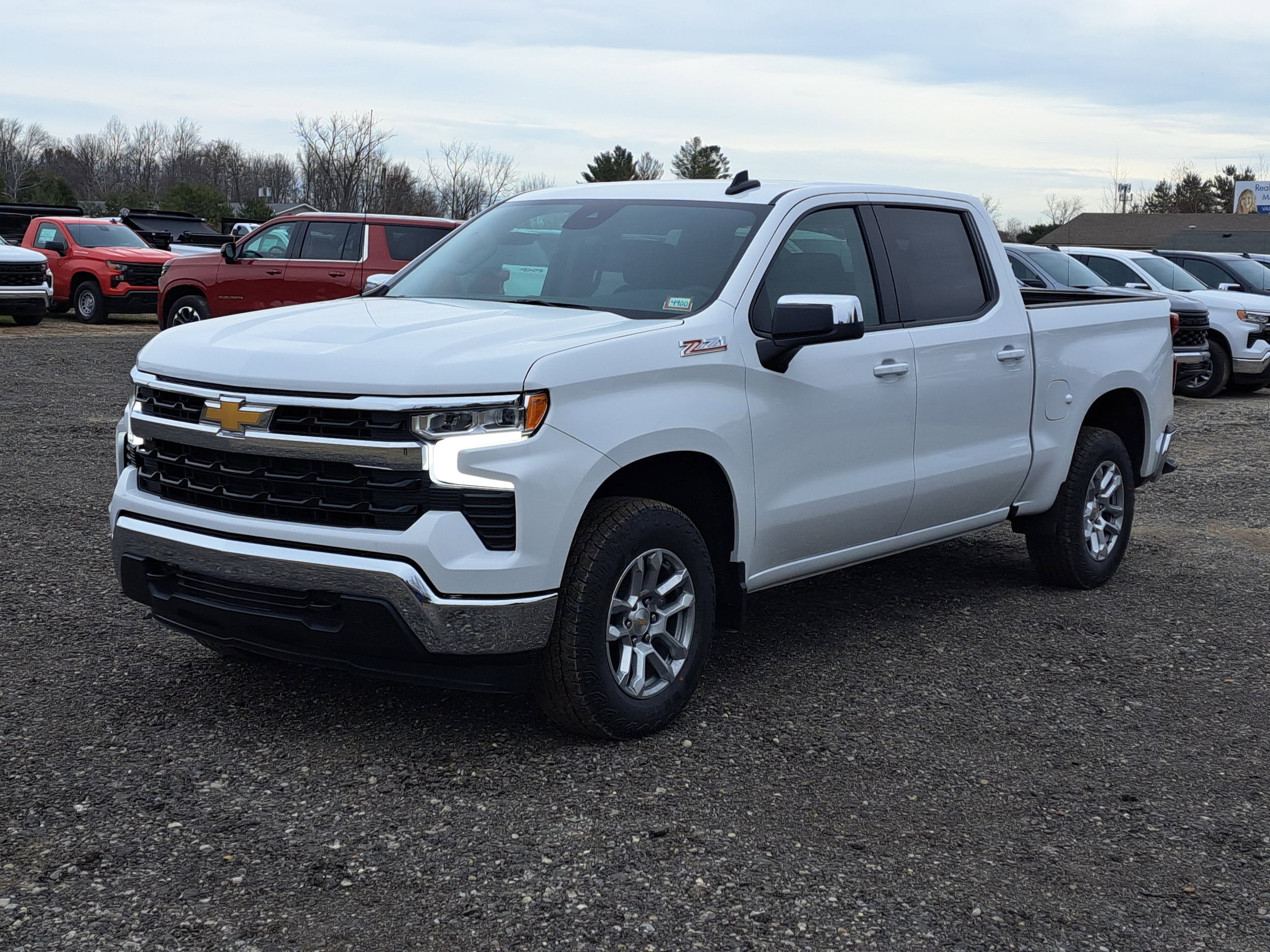 2026 Chevrolet Silverado 1500 LT photo 2