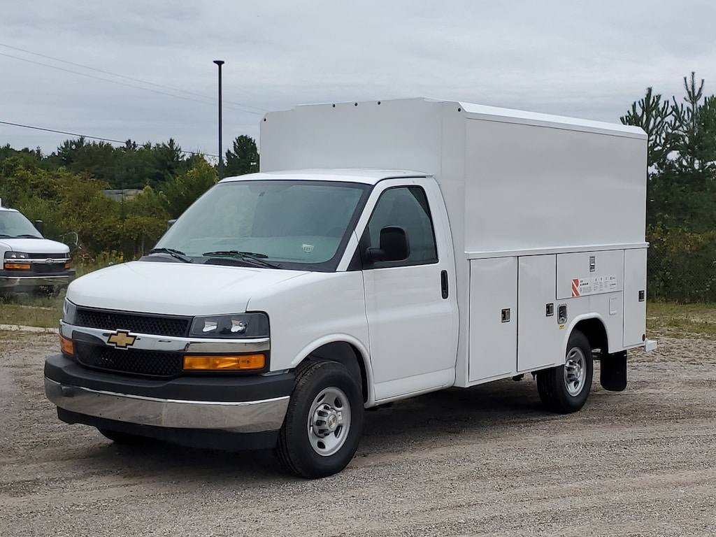 New 2026 Chevrolet Express Cutaway 3500 1WT Cutaway Van