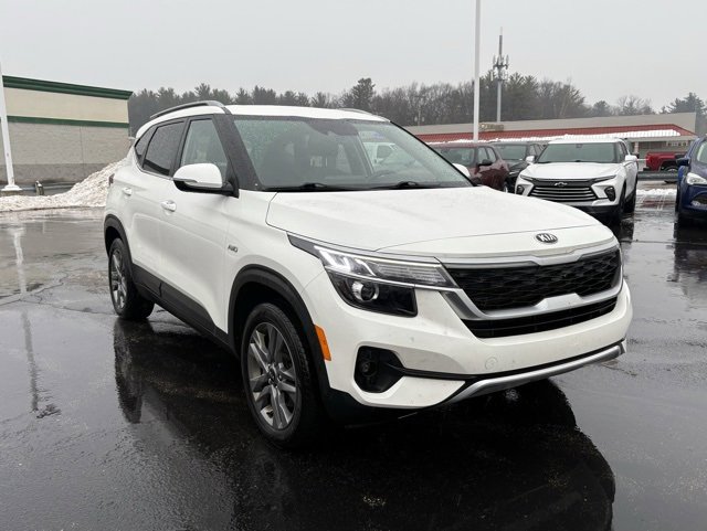 2021 Kia Seltos S's photo