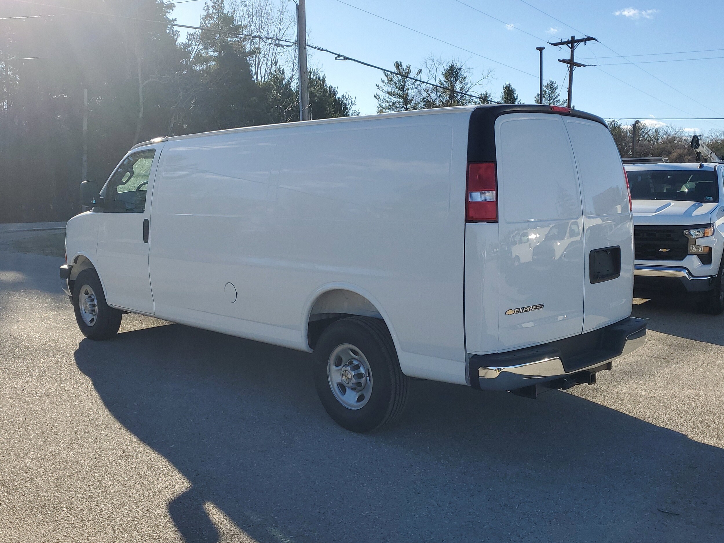 2025 Chevrolet Express Cargo 2500 Van photo 3